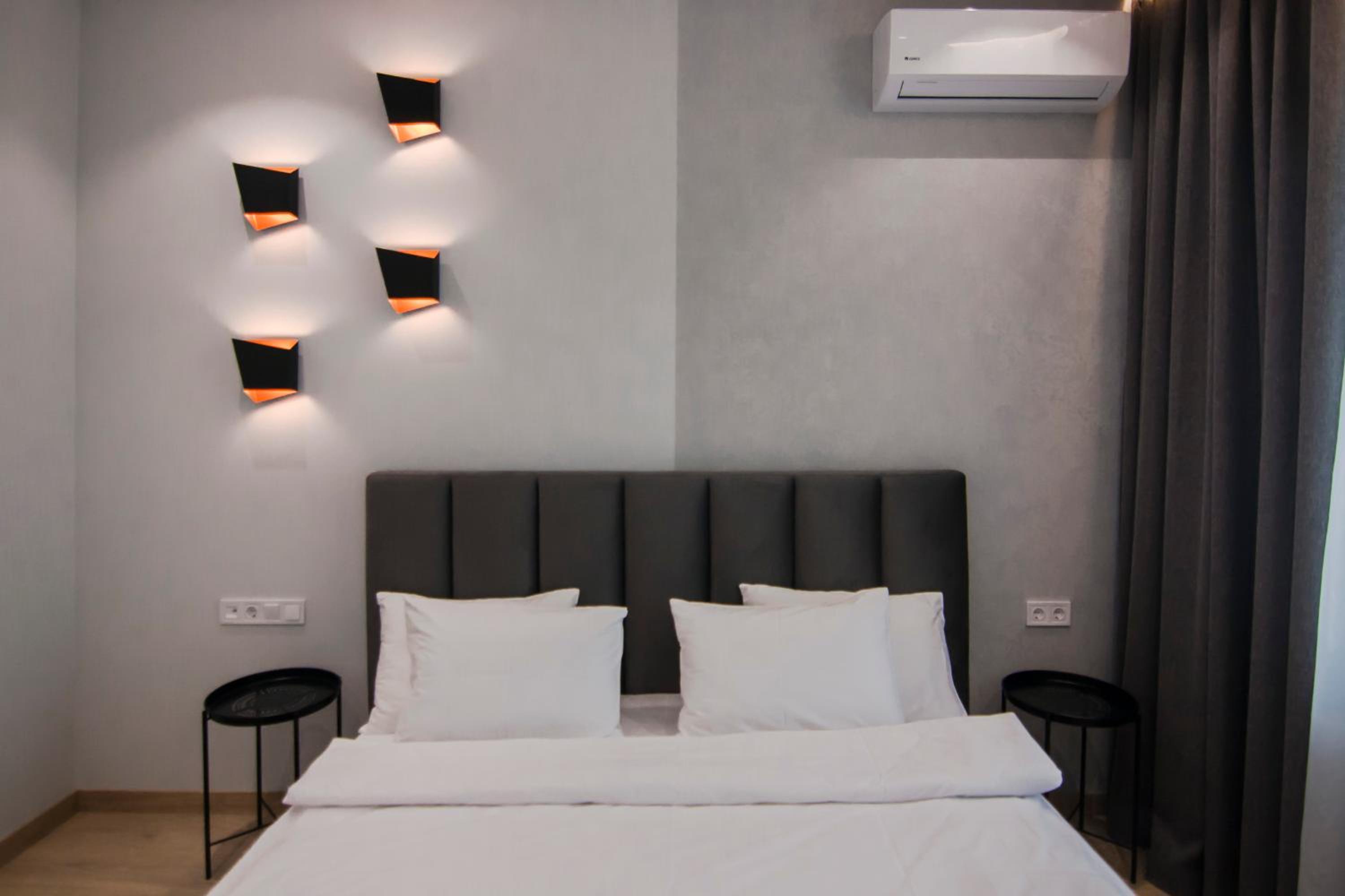 Royal Tower Residence Big VIP Apartment in Center Floor 27 view 3