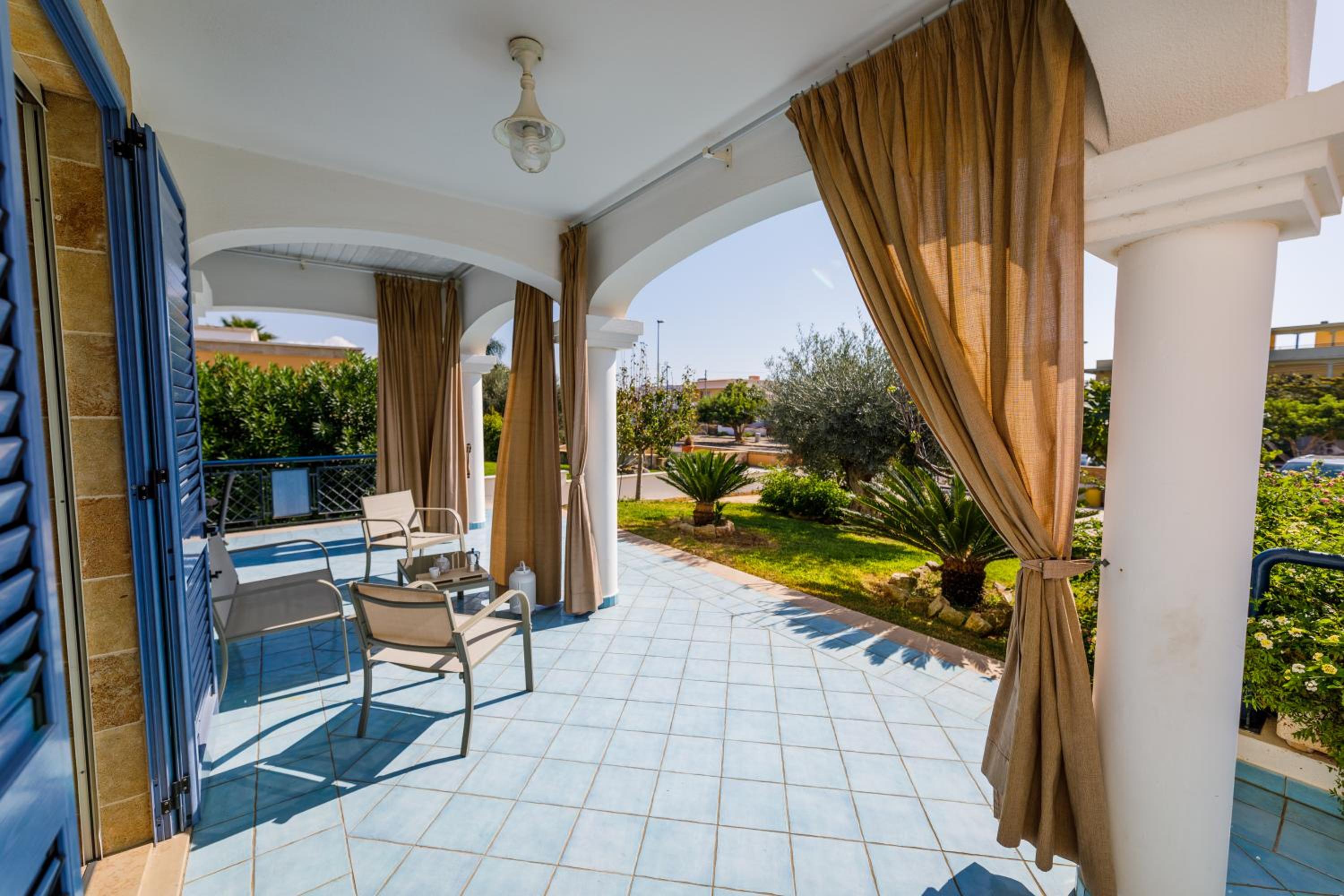 Callistos Apartment Pescoluse view 2