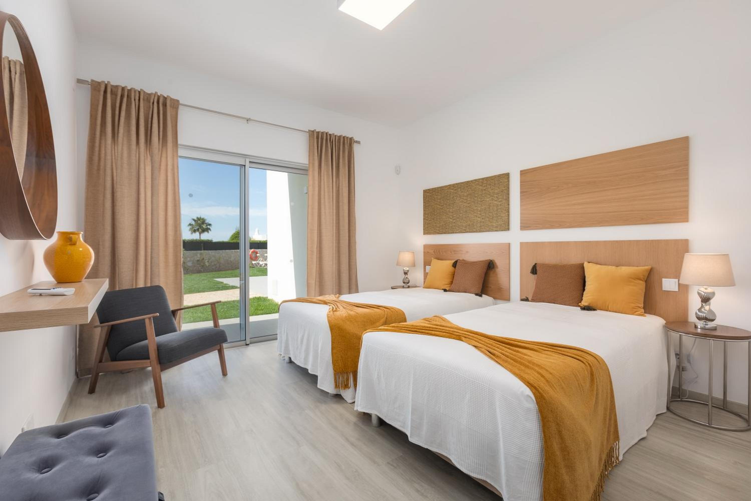 Villa Alfazema - heatable pool en Albufeira — hotel room