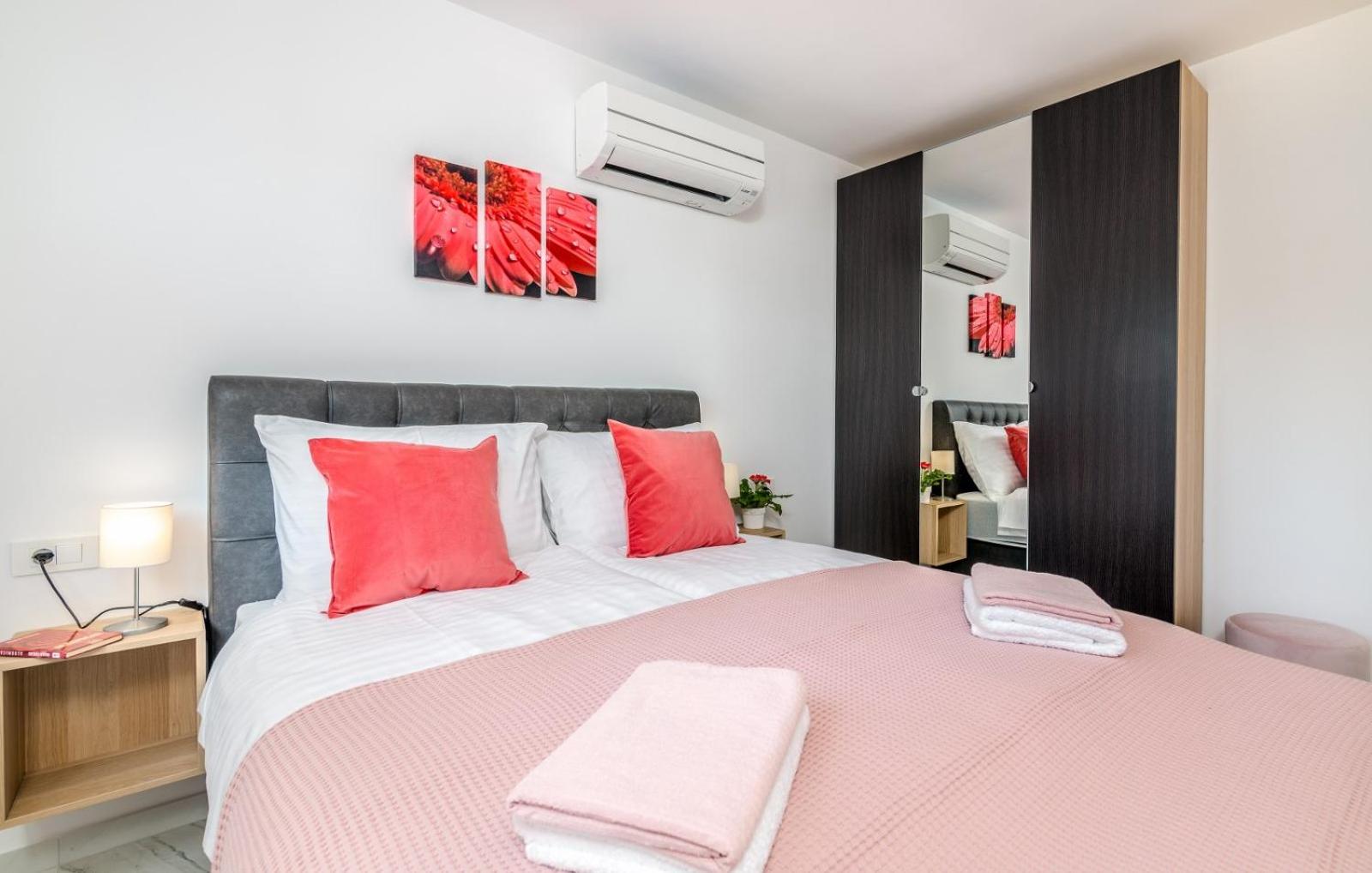 Modern Apartments Elle Malinska view 4