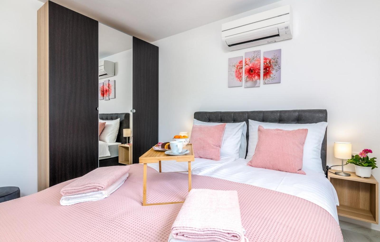 Modern Apartments Elle Malinska view 5