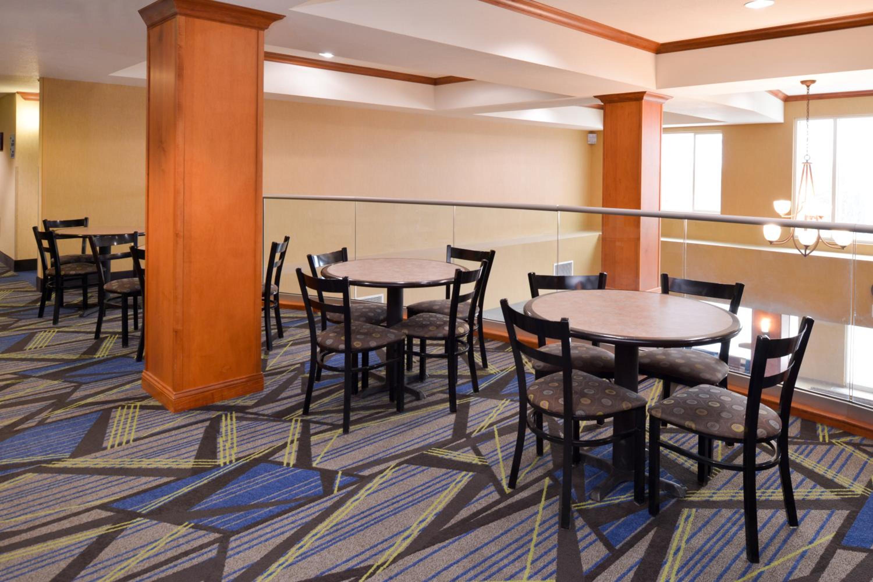 Boise Vacations - Holiday Inn Express  Suites Nampa - Idaho Center, an IHG Hotel - Property Image 2