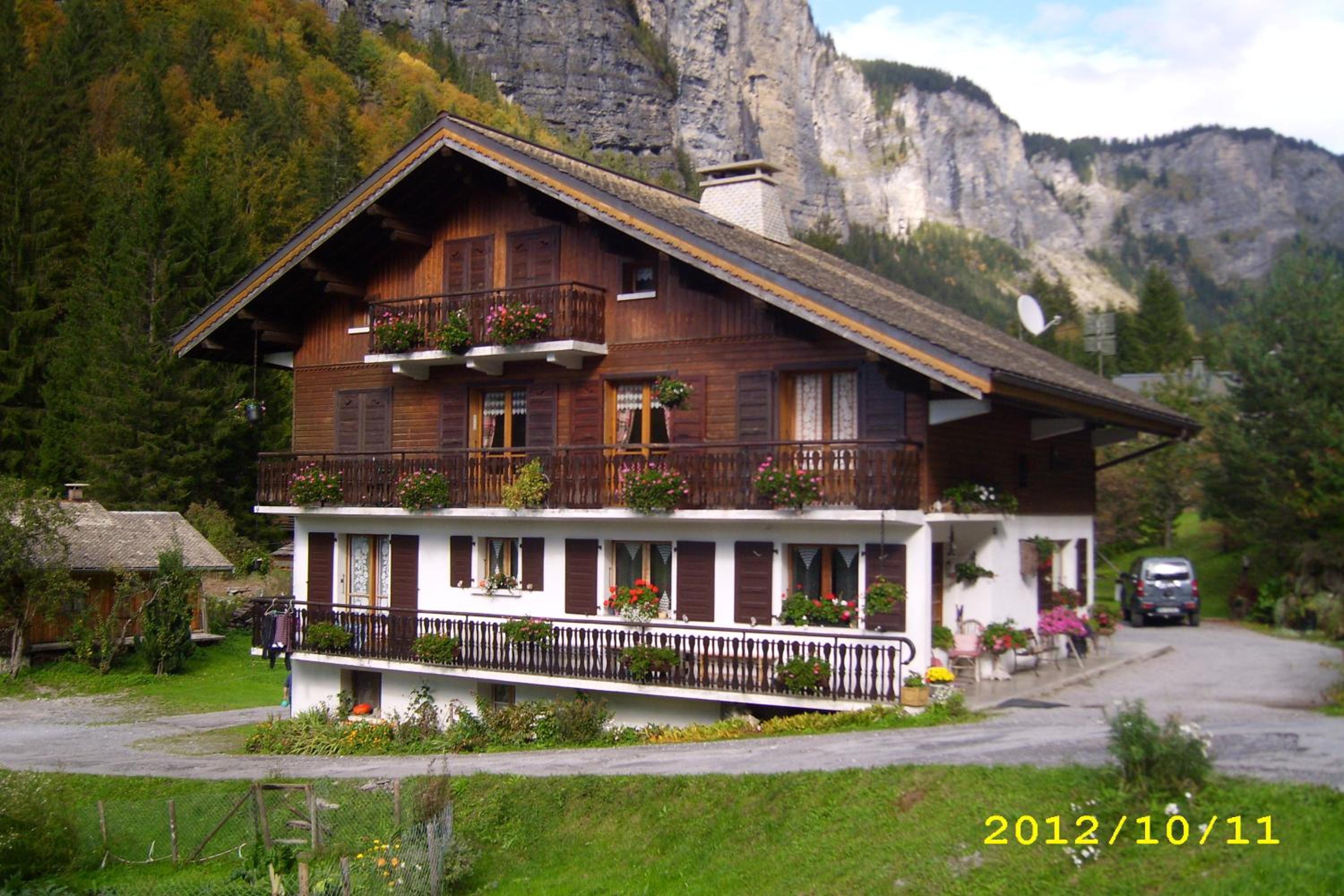 Chalet "Sous l'saix" view 5
