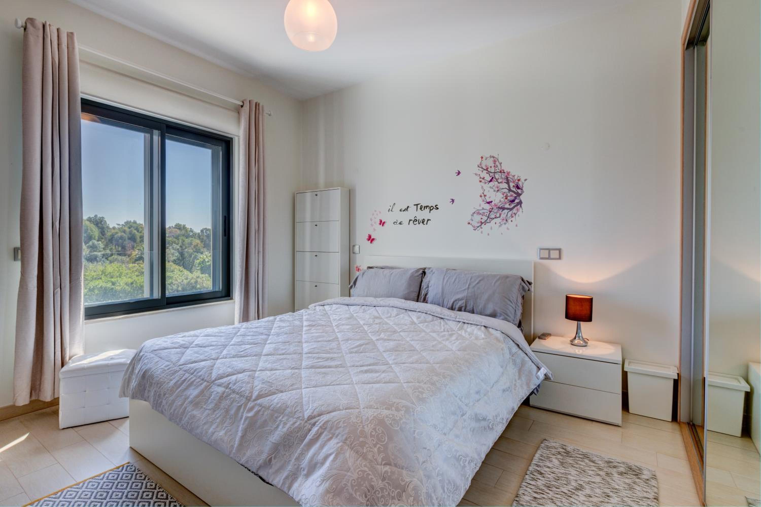 One Bedroom Apartment in Albur Village 2J