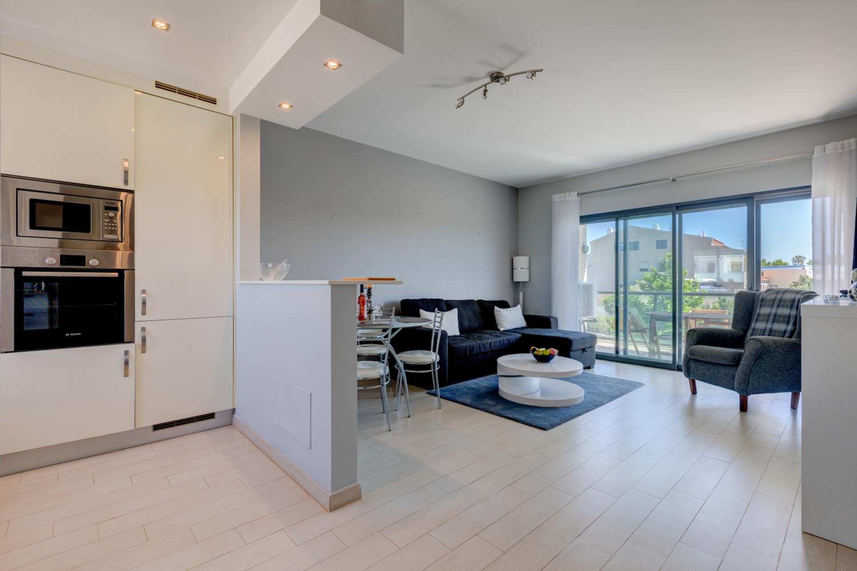 One Bedroom Apartment in Albur Village 2J