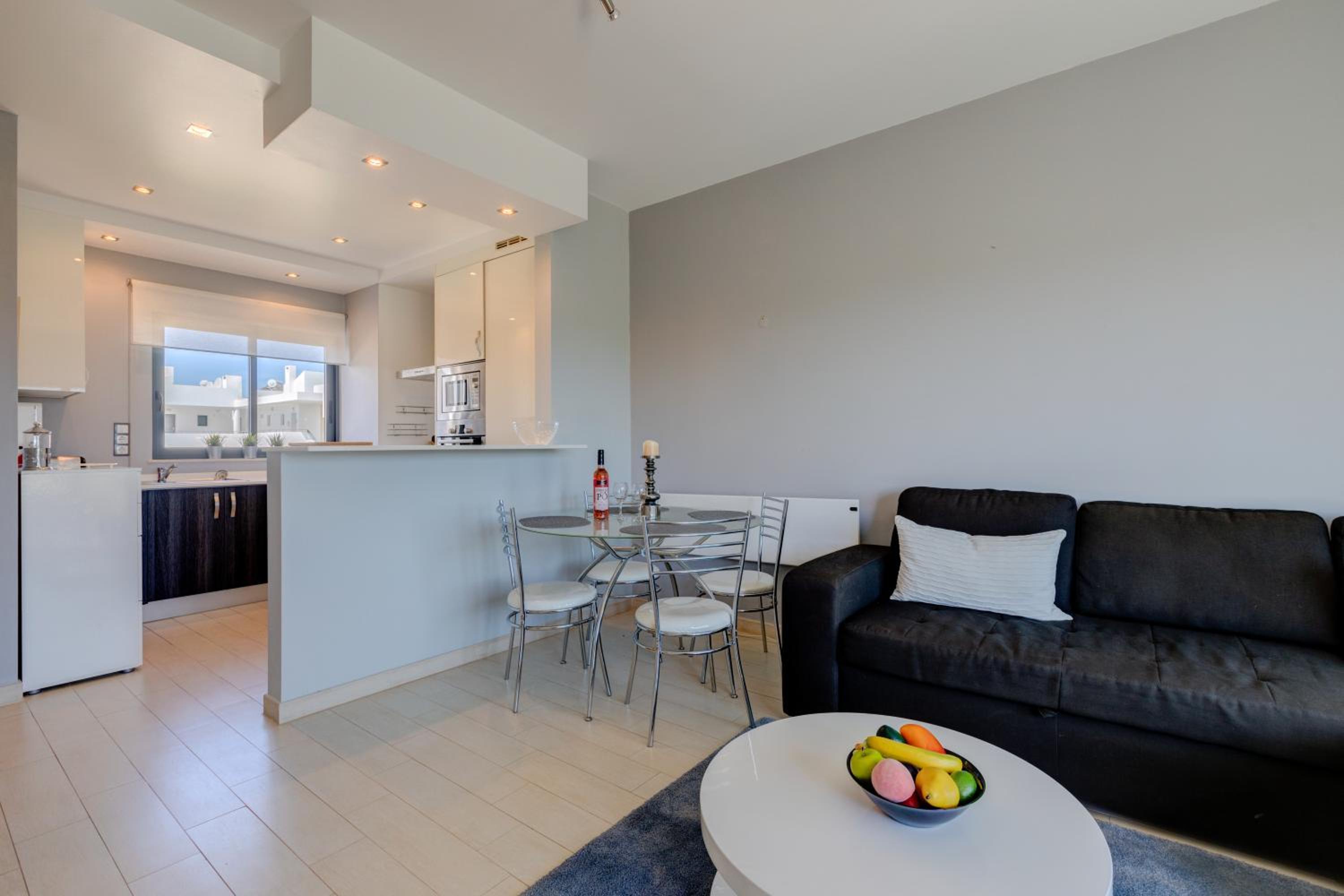One Bedroom Apartment in Albur Village 2J