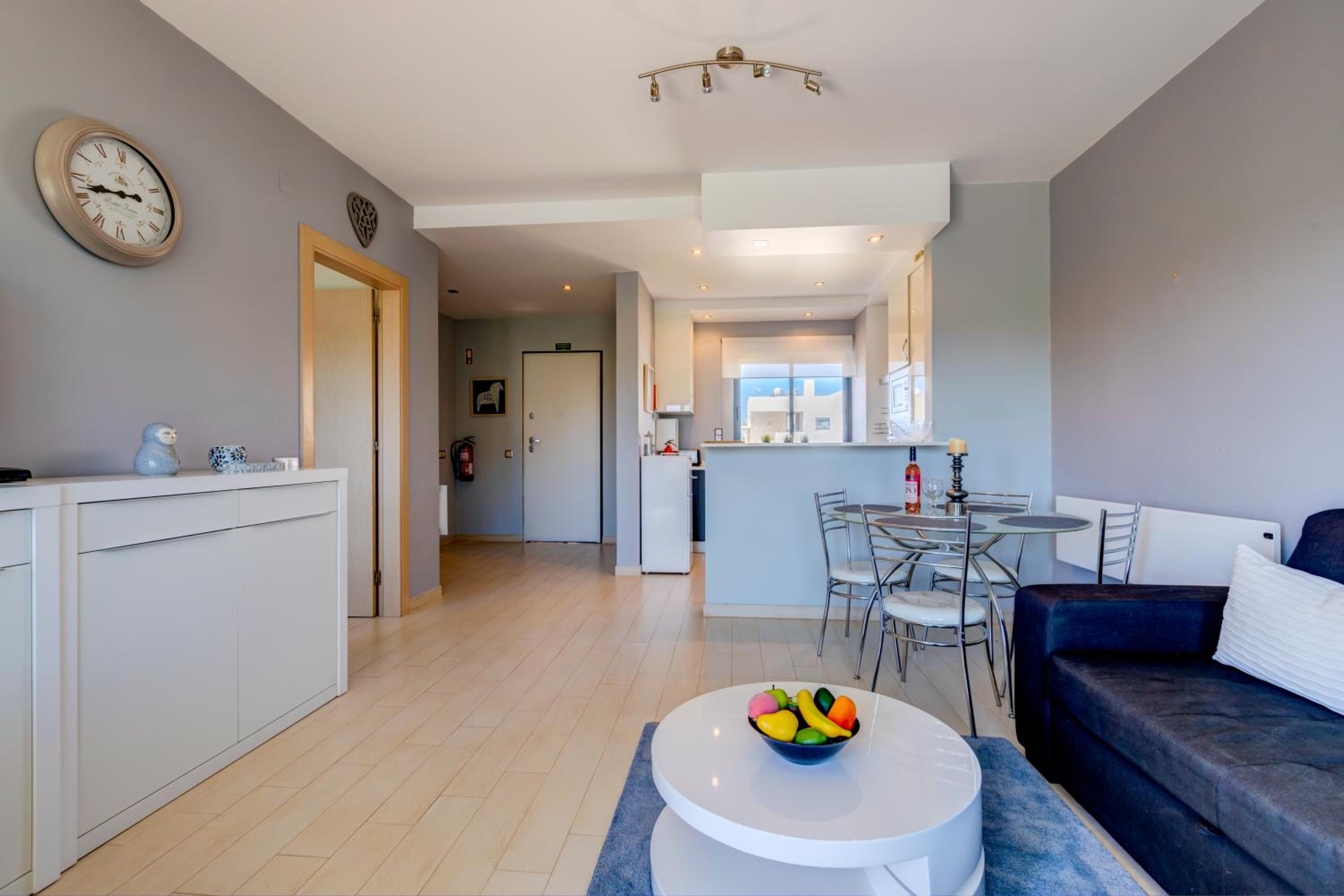One Bedroom Apartment in Albur Village 2J