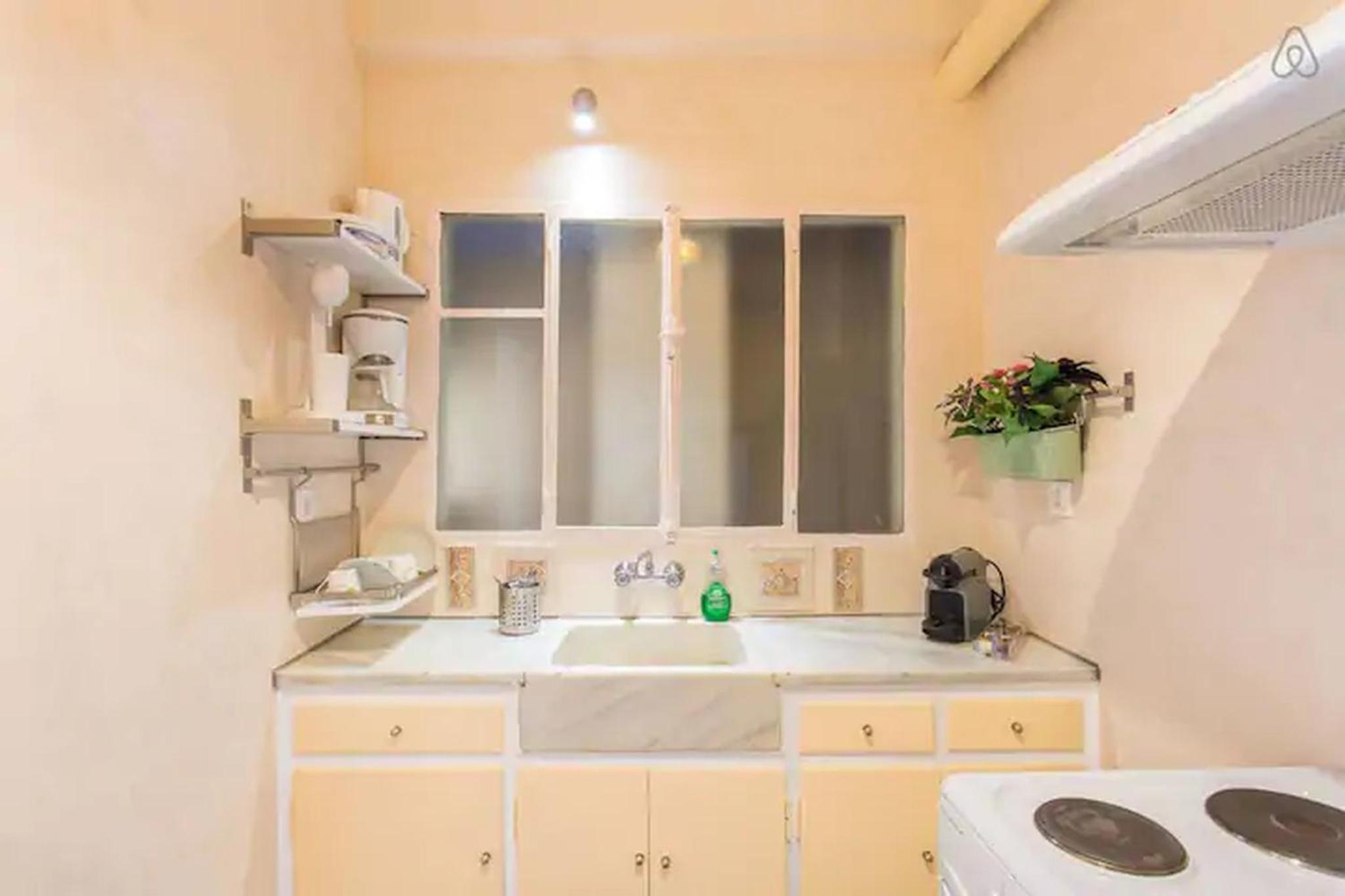 OpenAir HOT TUB/Big Balcony/Great Boutique Apt