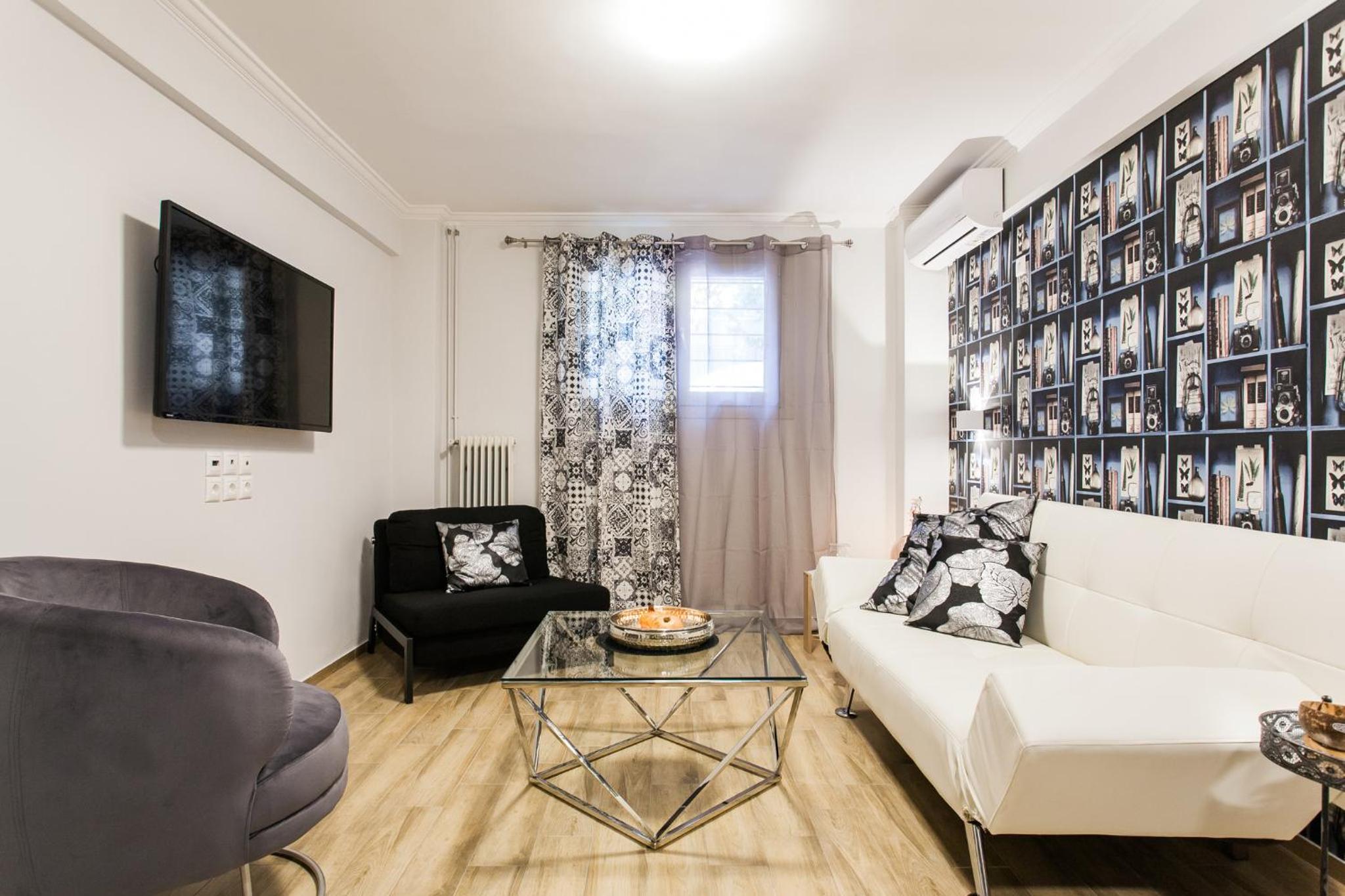 Amazing new Elegant Apt in the shadow of Acropolis (and Netflix)
