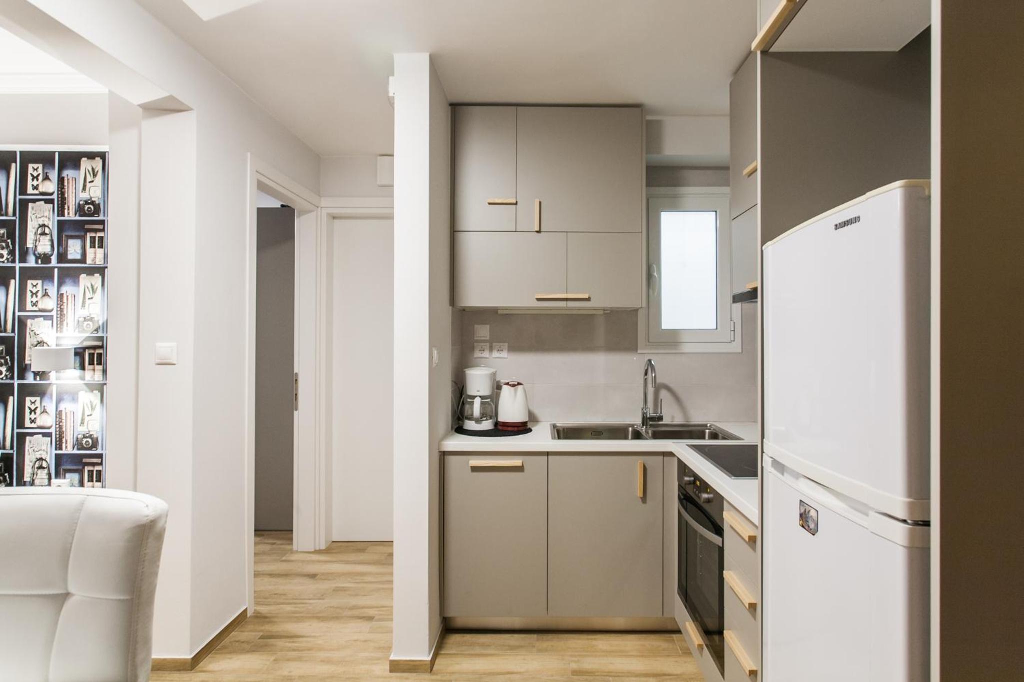Amazing new Elegant Apt in the shadow of Acropolis (and Netflix)