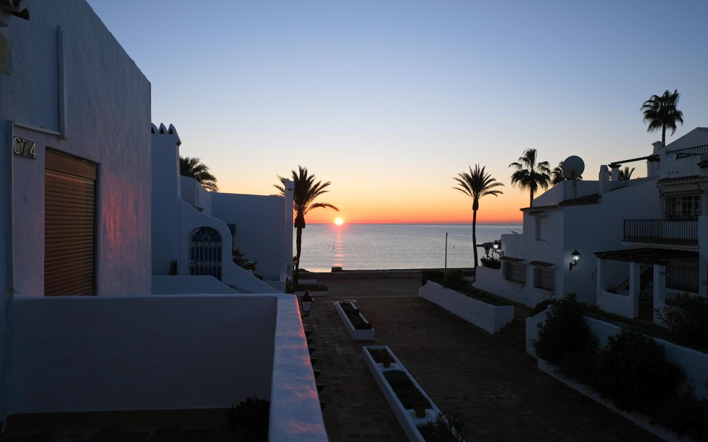 Costa del Sol, Puerto de la Duquesa view 2