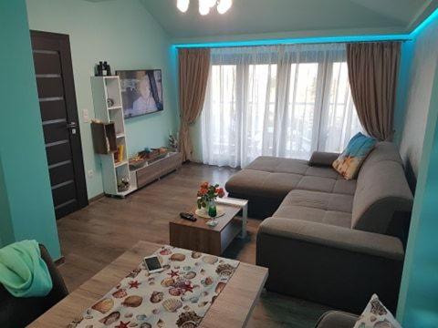 Deluxe Aquamarine view 3