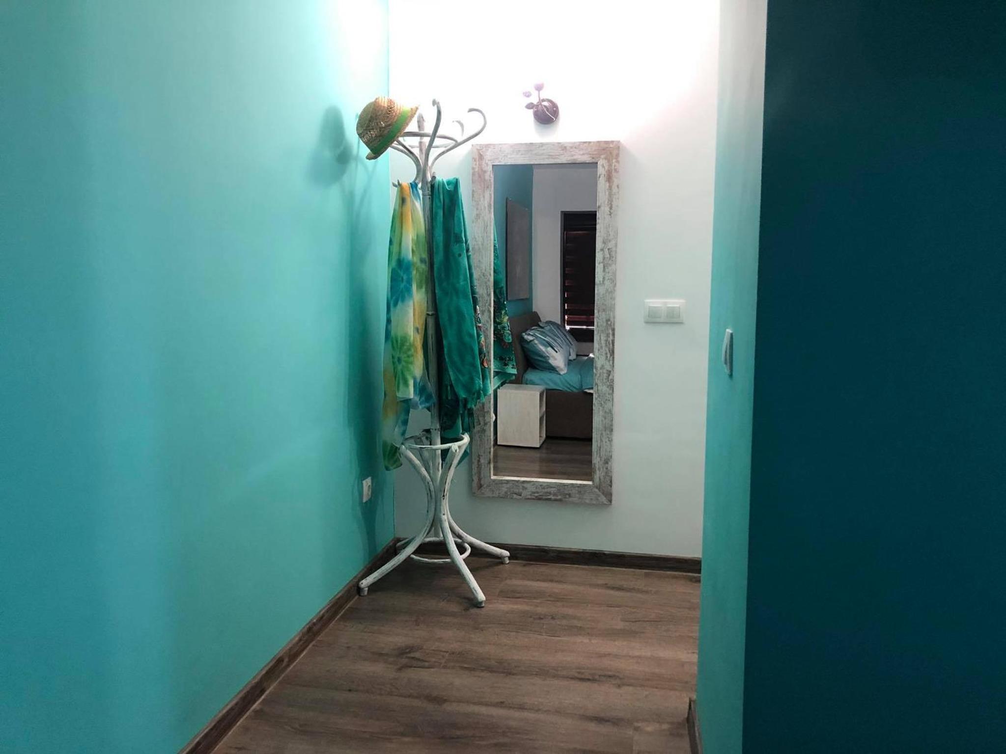 Deluxe Aquamarine view 5