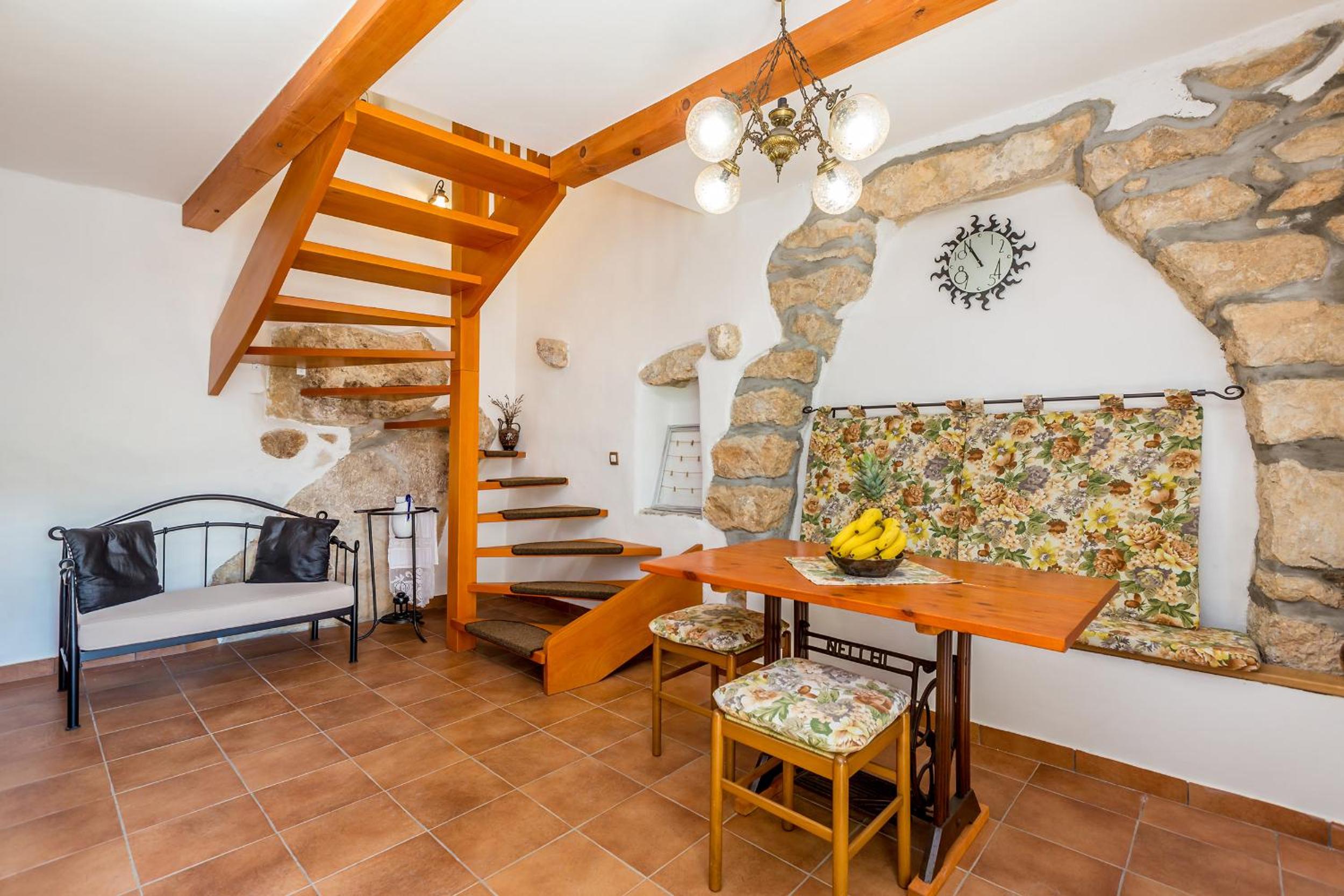 Villa Ana with jacuzzi & swimming pool view 4
