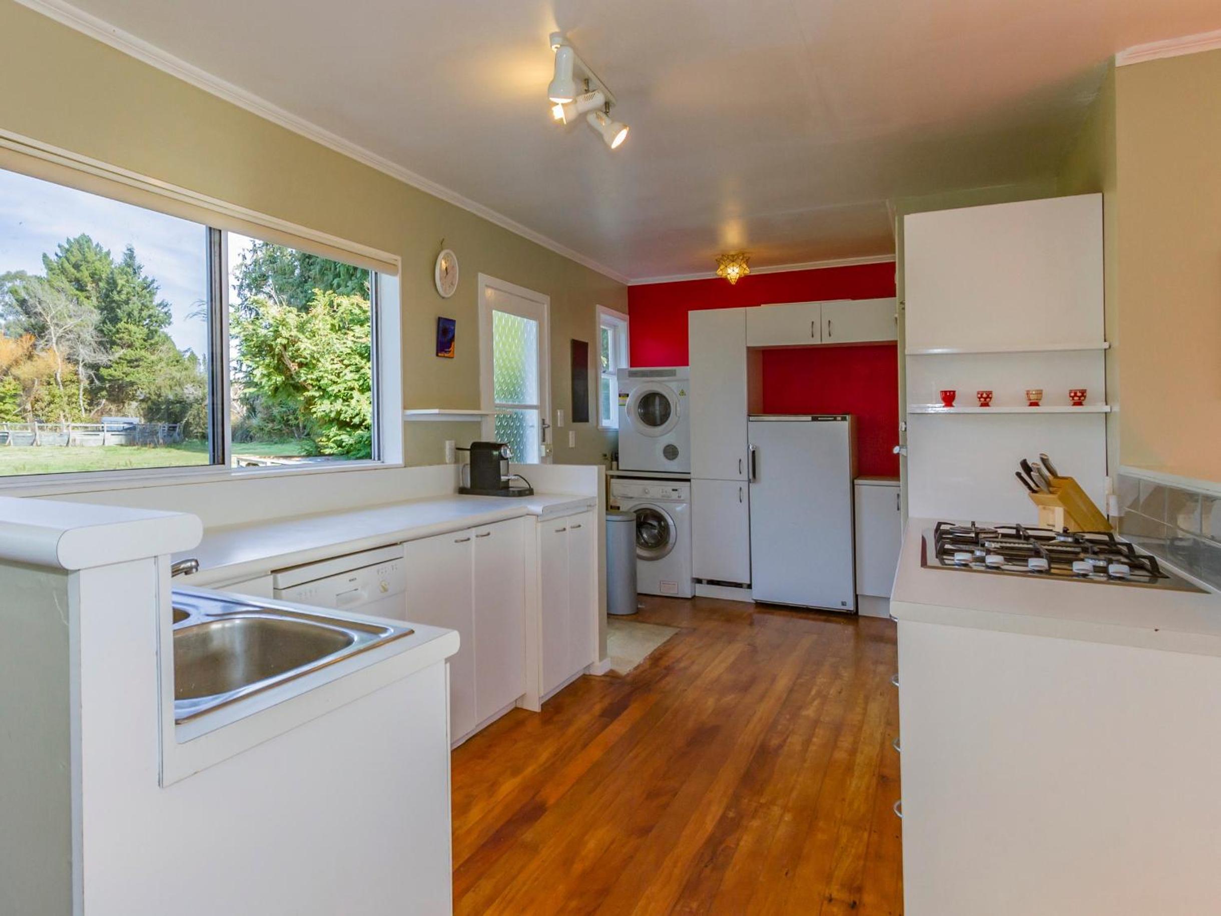 Snowcano Cottage - Rangataua Holiday Home