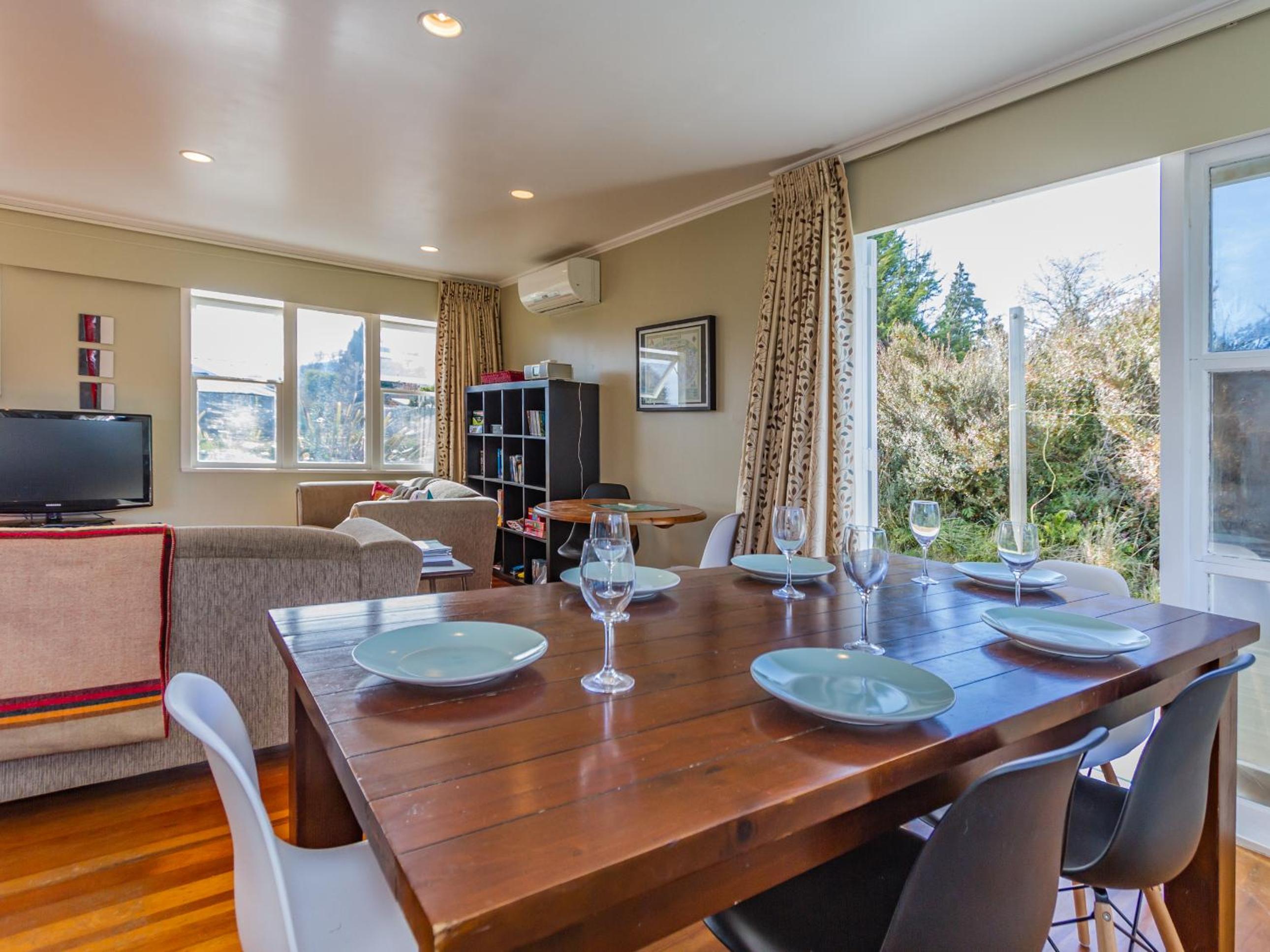 Snowcano Cottage - Rangataua Holiday Home