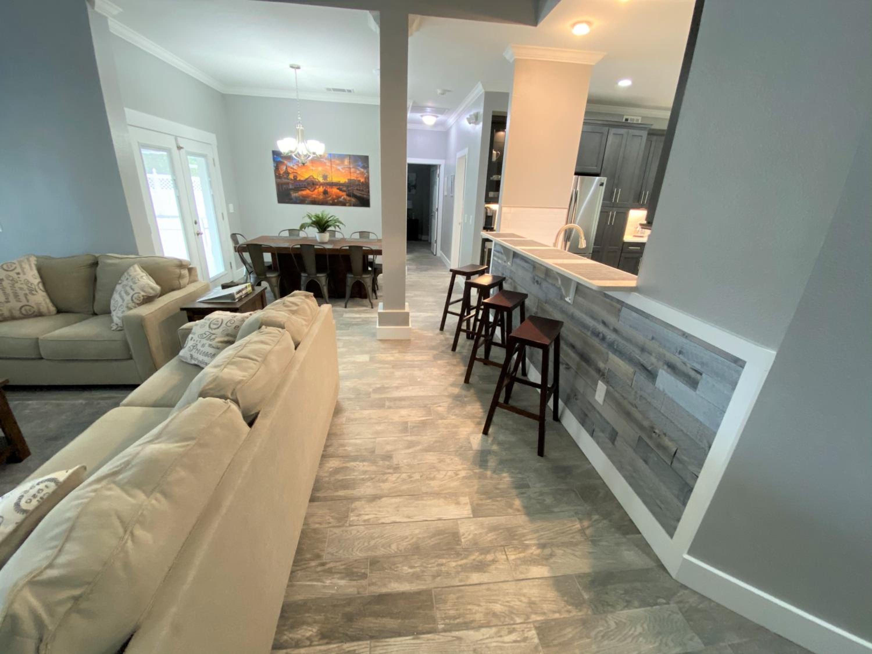 Phenomenal 7BR 4 Master Suites Southeast Pool Hot Tub Gas BBQ 2 Miles to Disney