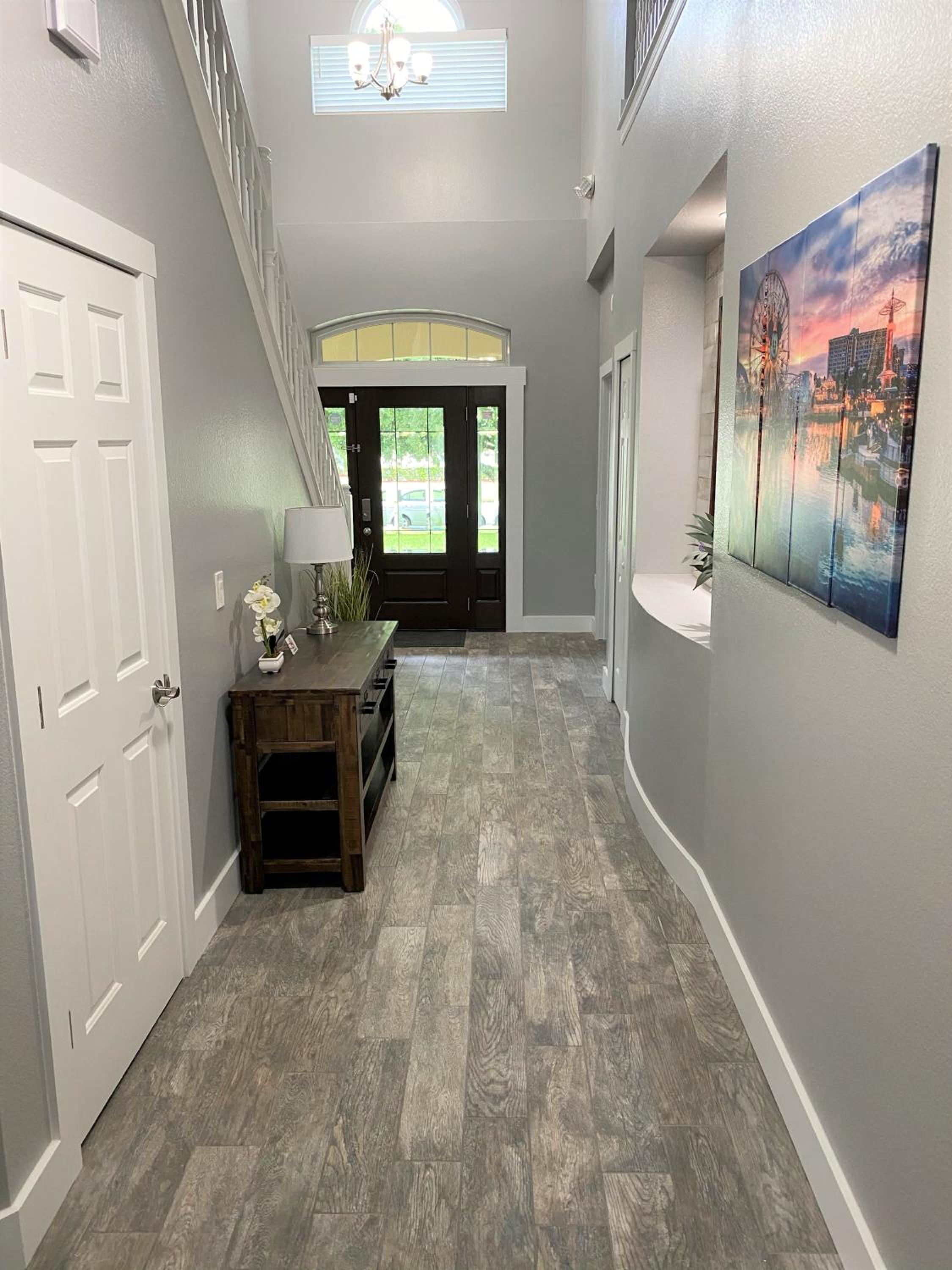 Phenomenal 7BR 4 Master Suites Southeast Pool Hot Tub Gas BBQ 2 Miles to Disney