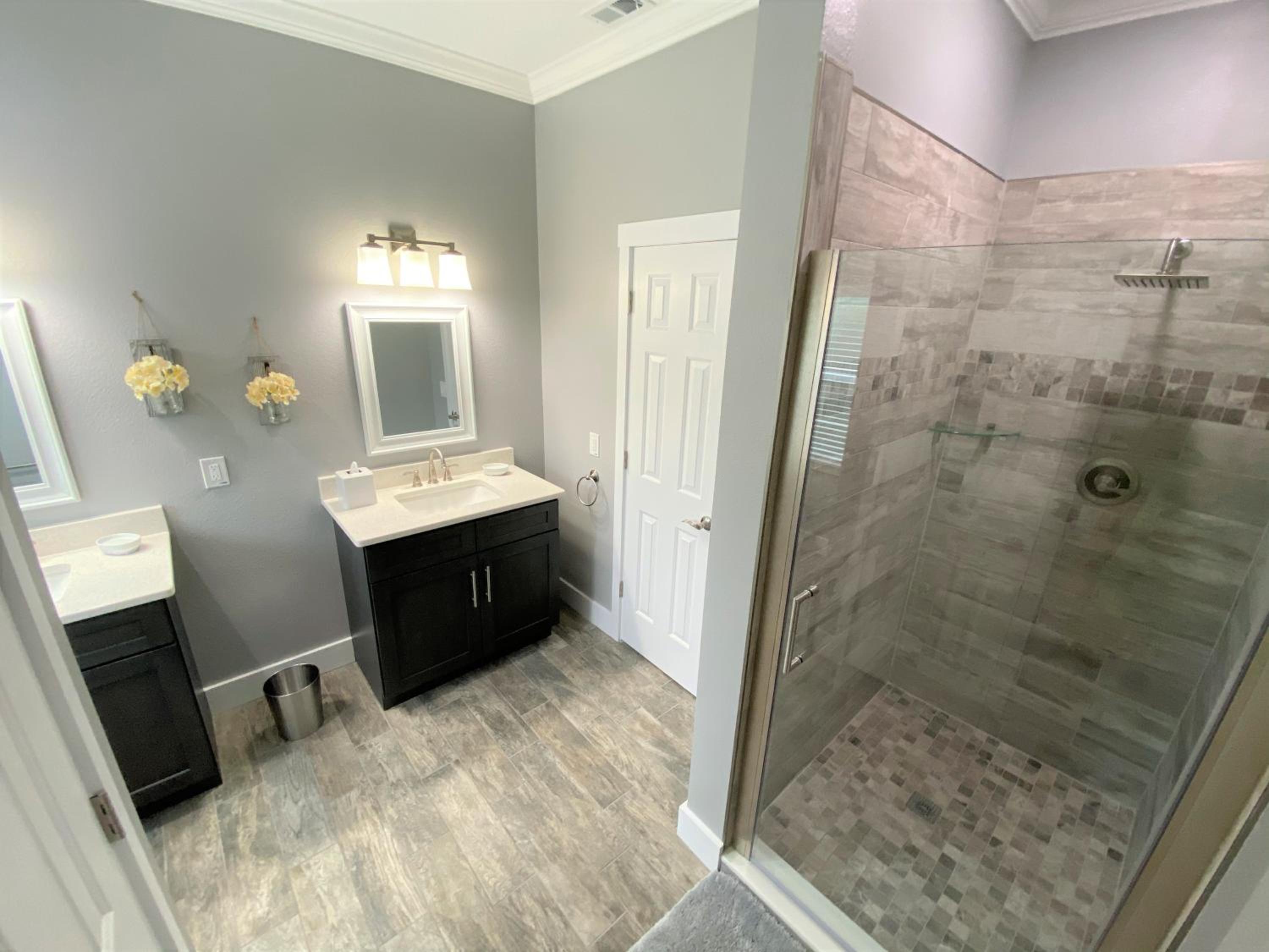 Phenomenal 7BR 4 Master Suites Southeast Pool Hot Tub Gas BBQ 2 Miles to Disney