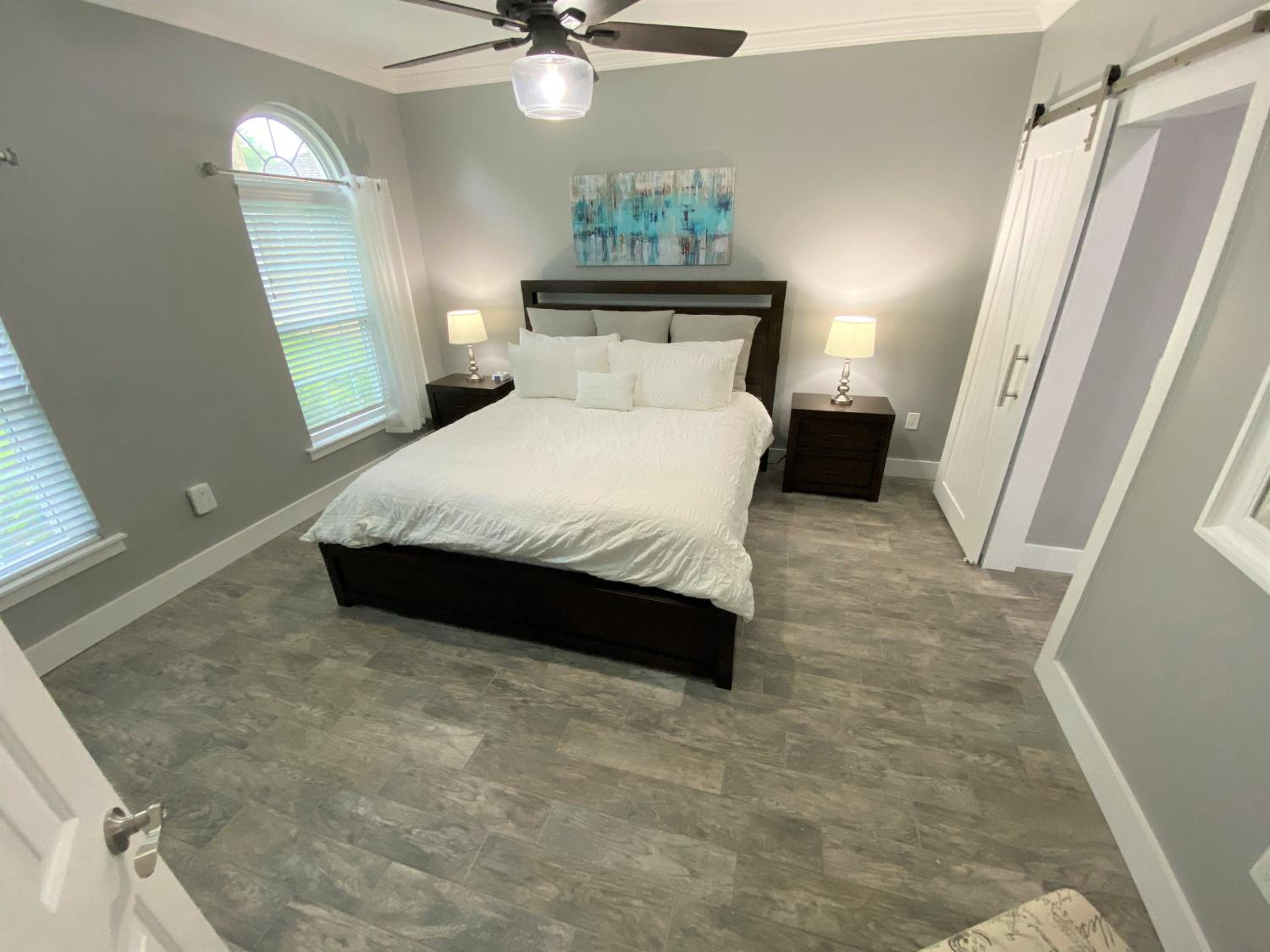 Phenomenal 7BR 4 Master Suites Southeast Pool Hot Tub Gas BBQ 2 Miles to Disney