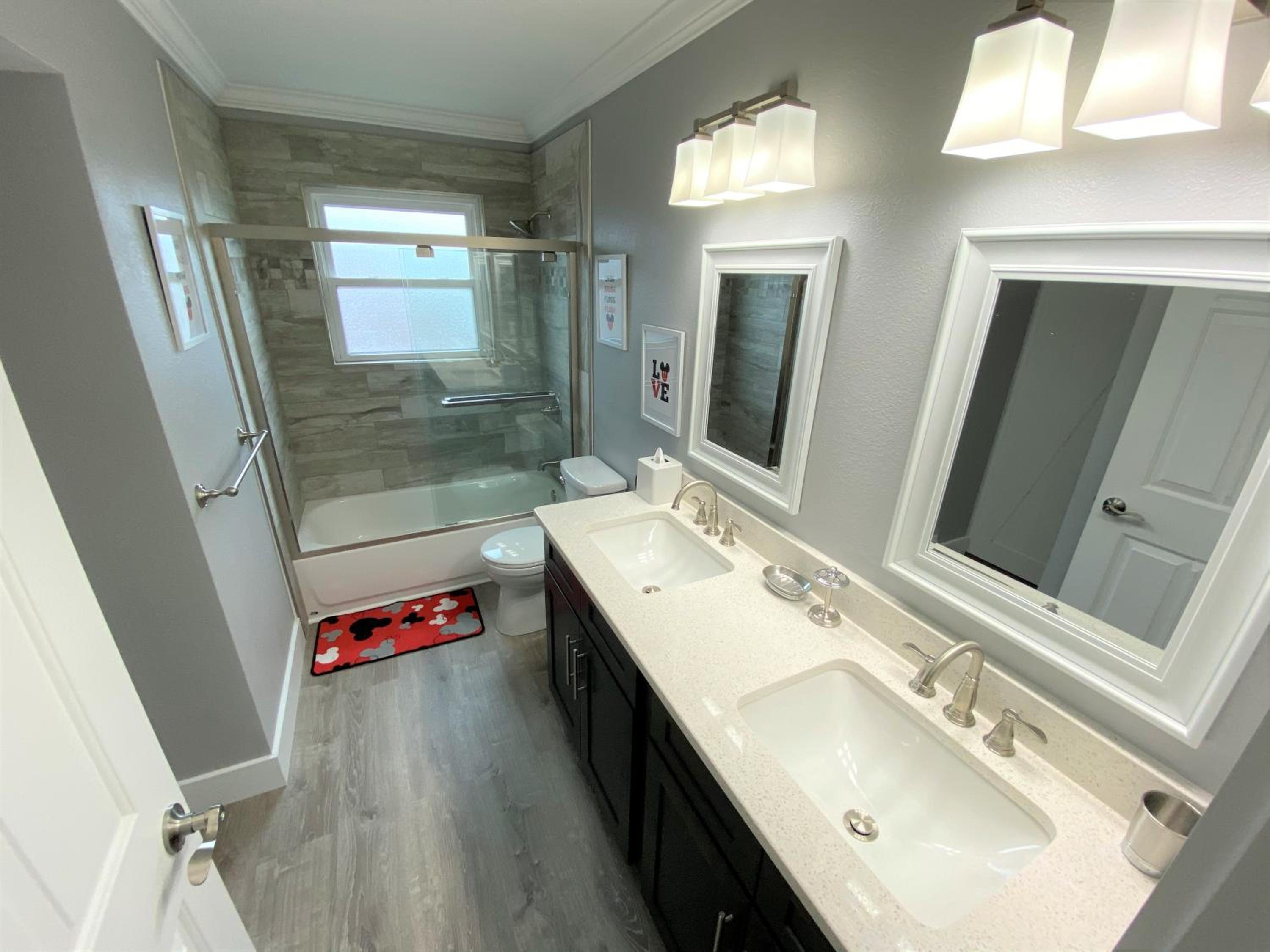 Phenomenal 7BR 4 Master Suites Southeast Pool Hot Tub Gas BBQ 2 Miles to Disney