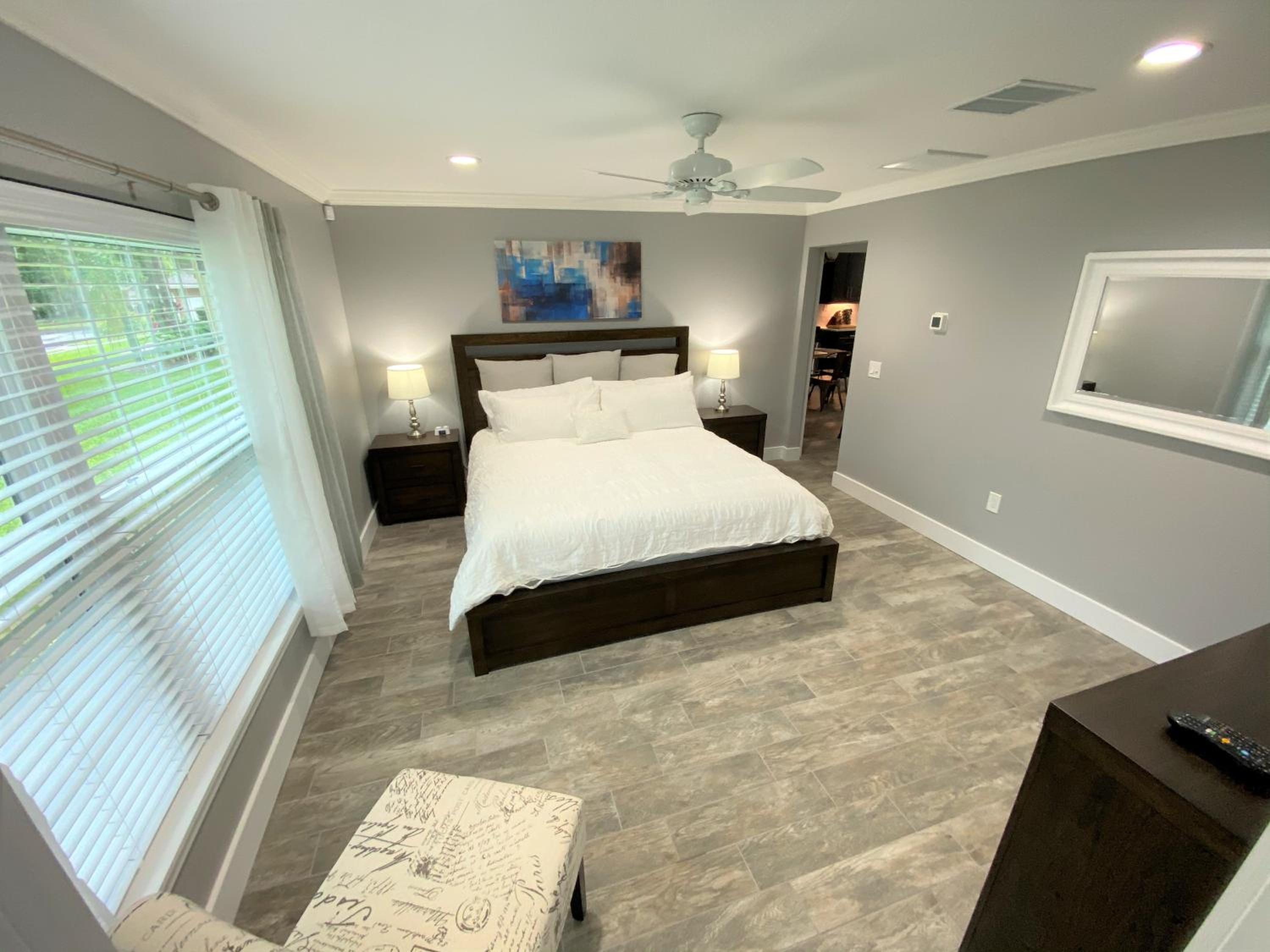Phenomenal 7BR 4 Master Suites Southeast Pool Hot Tub Gas BBQ 2 Miles to Disney