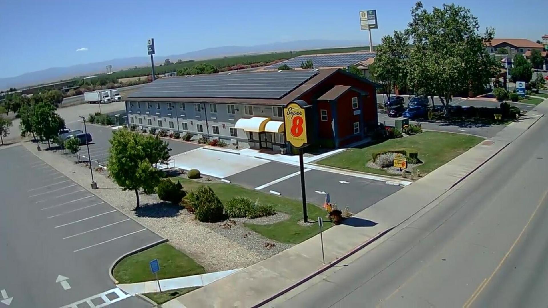 Willows Vacations - Super 8 by Wyndham Willows - Property Image 1