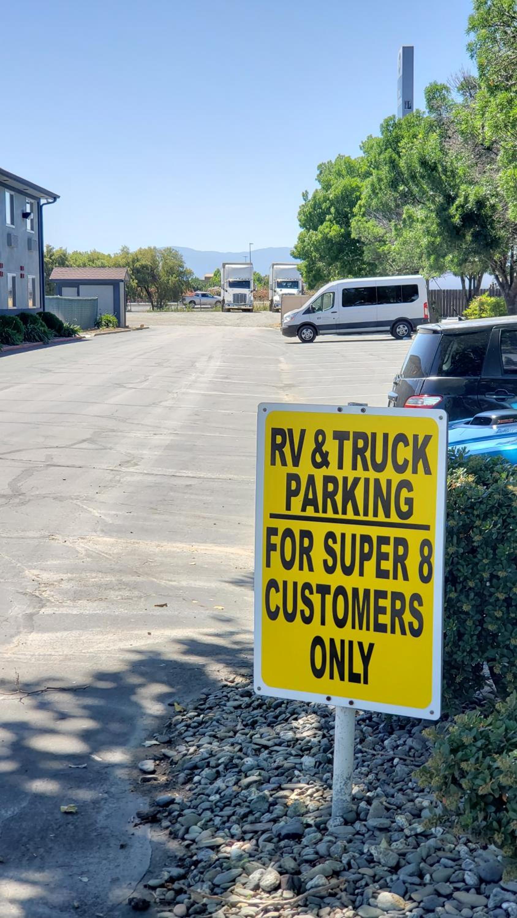 Willows Vacations - Super 8 by Wyndham Willows - Property Image 13