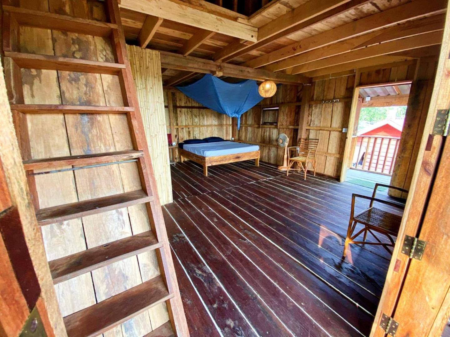 Dragonfly Guesthouse M'Pai Bay