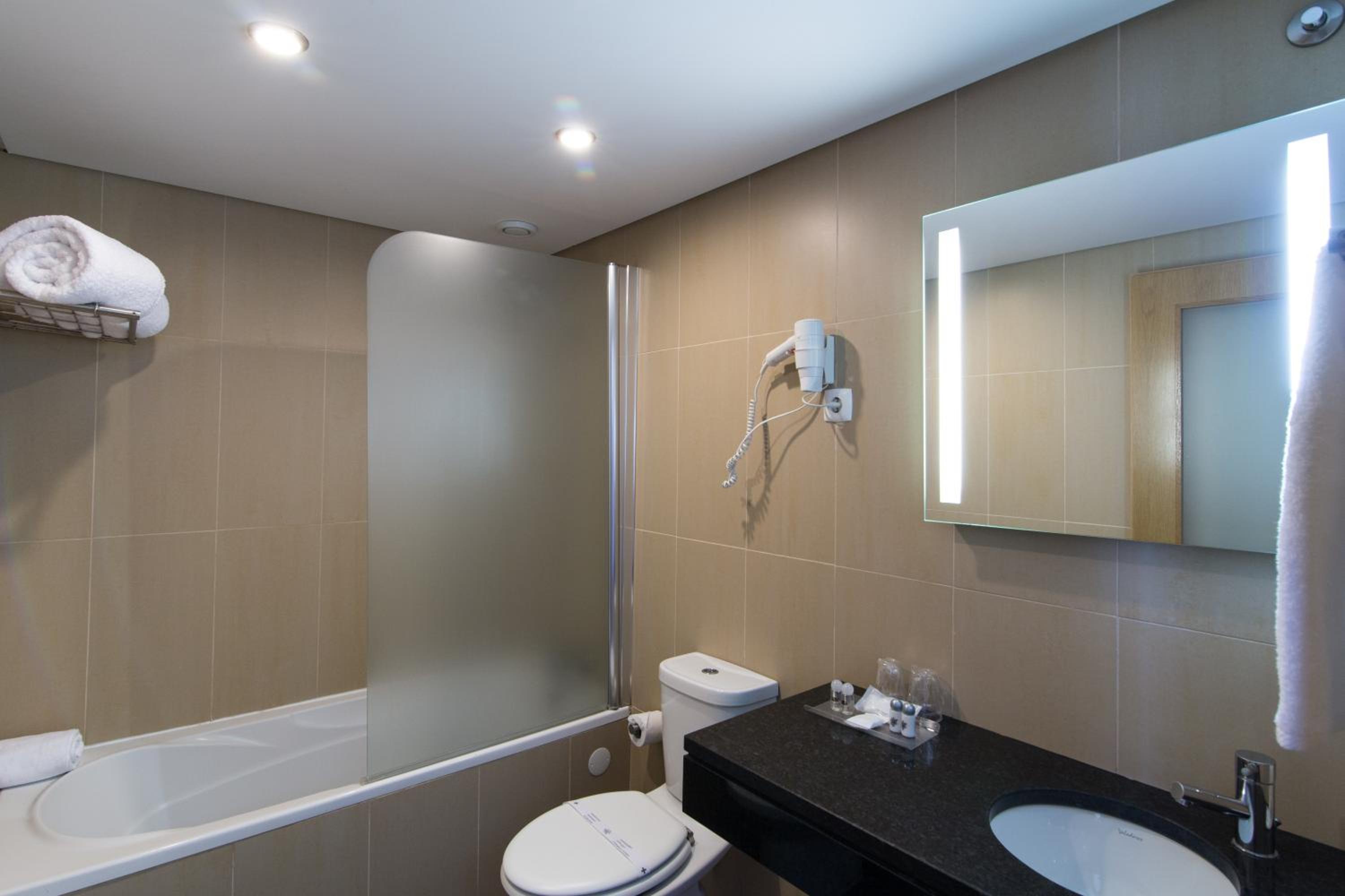 Quarteira Vacations - Hotel Quarteirasol - Property Image 2