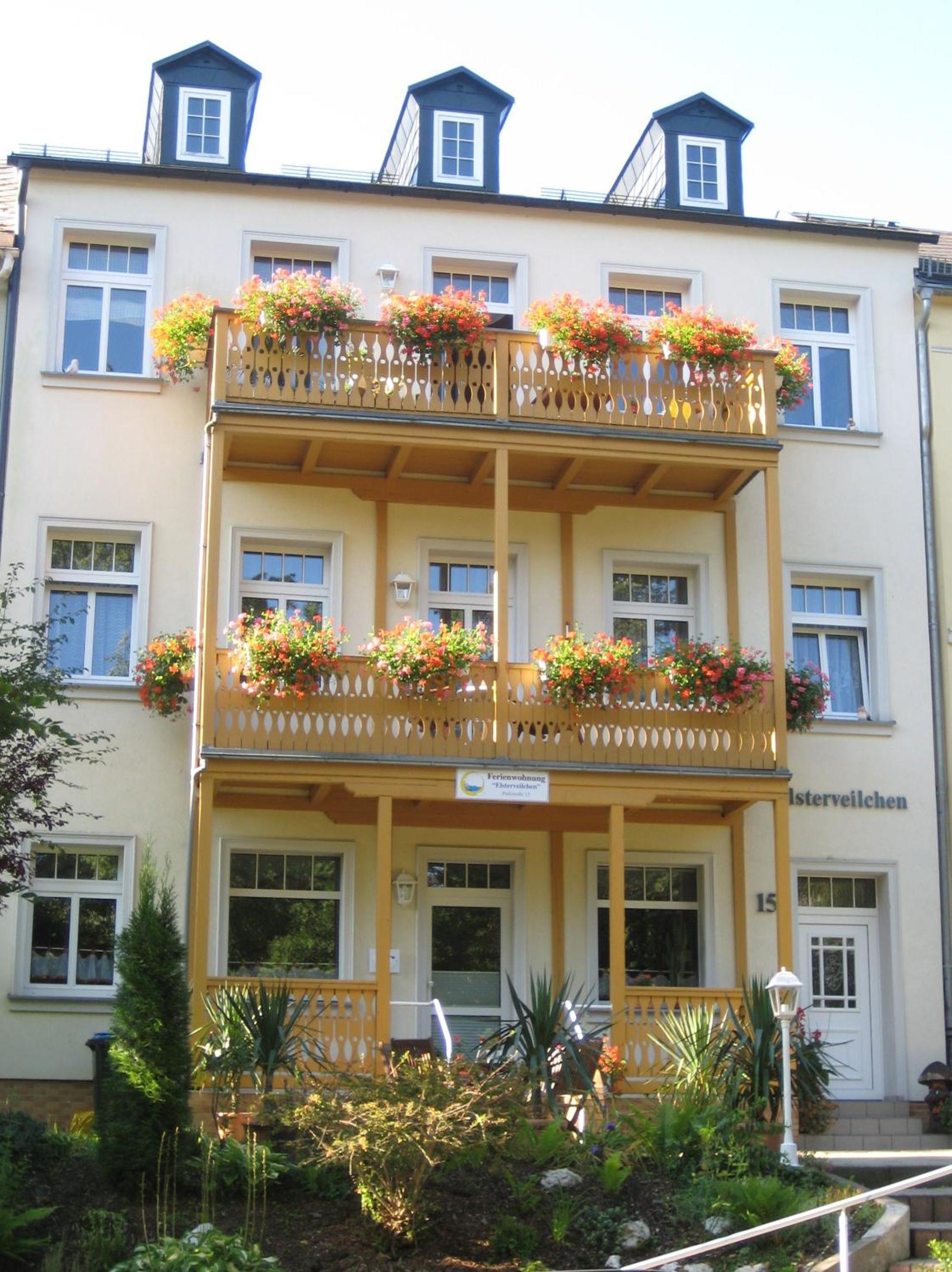 Ferienwohnung Elsterveilchen - 100 m zur Soletherme ,Kurpark & Theater, Parkplatz