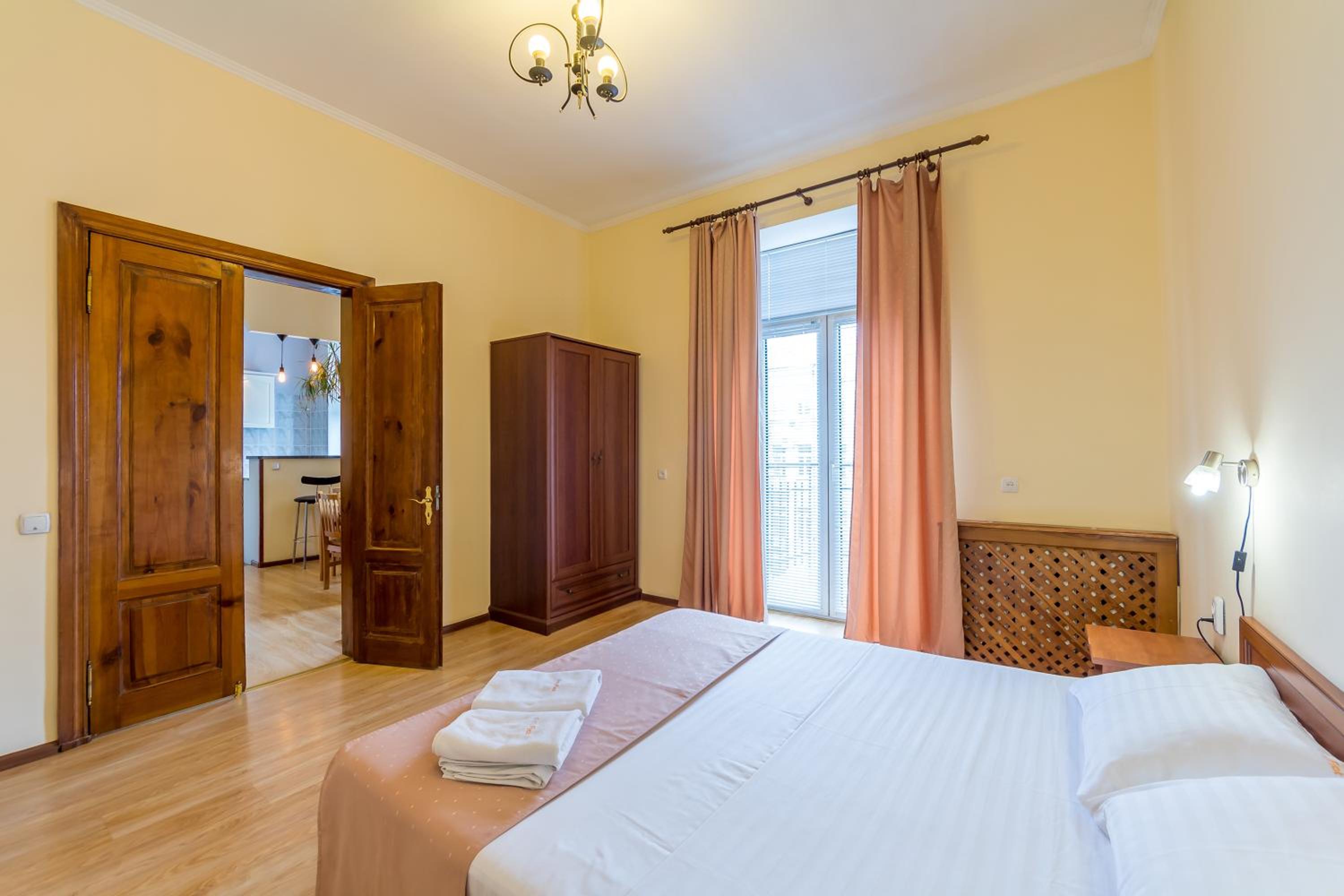 Apartments in the CENTER on Shota Rustaveli view 4