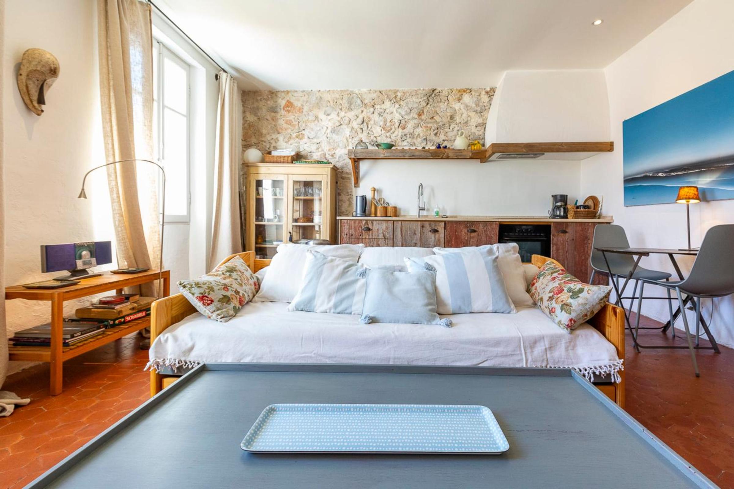 Logement atypique dans la rue Fourmillière view 3