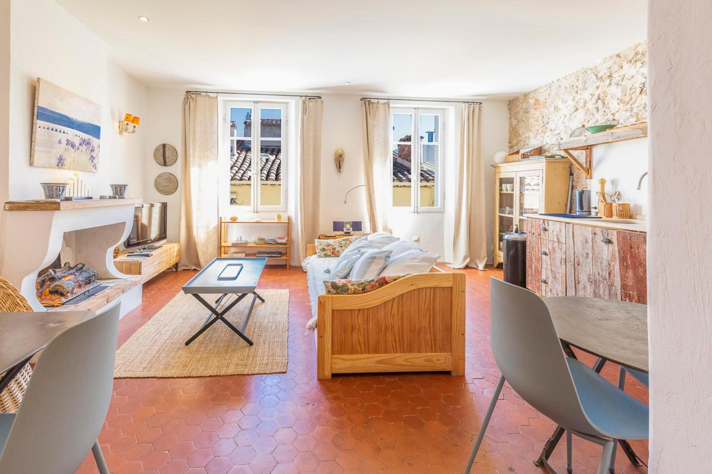 Logement atypique dans la rue Fourmillière view 4