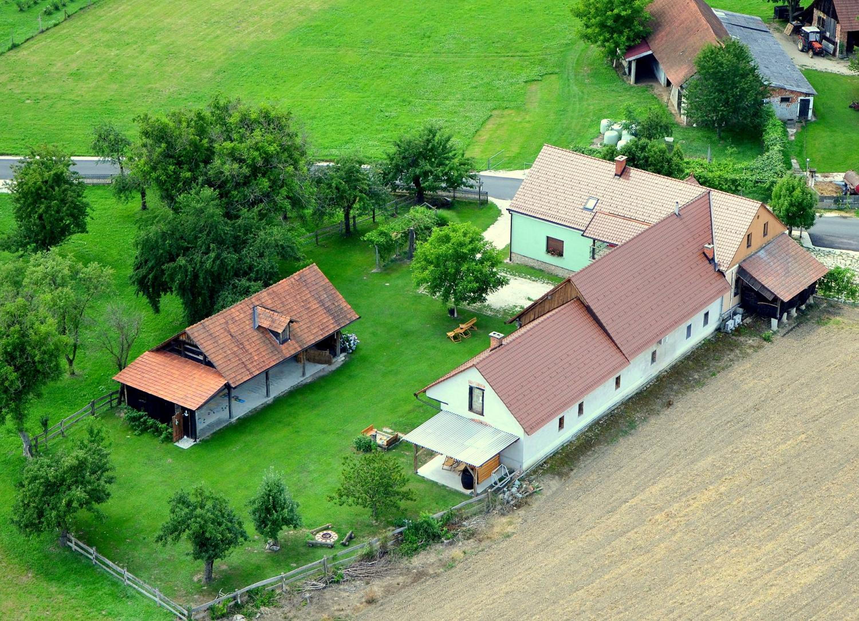 RANČ JUREŠ - Relaxing Countryside Escape