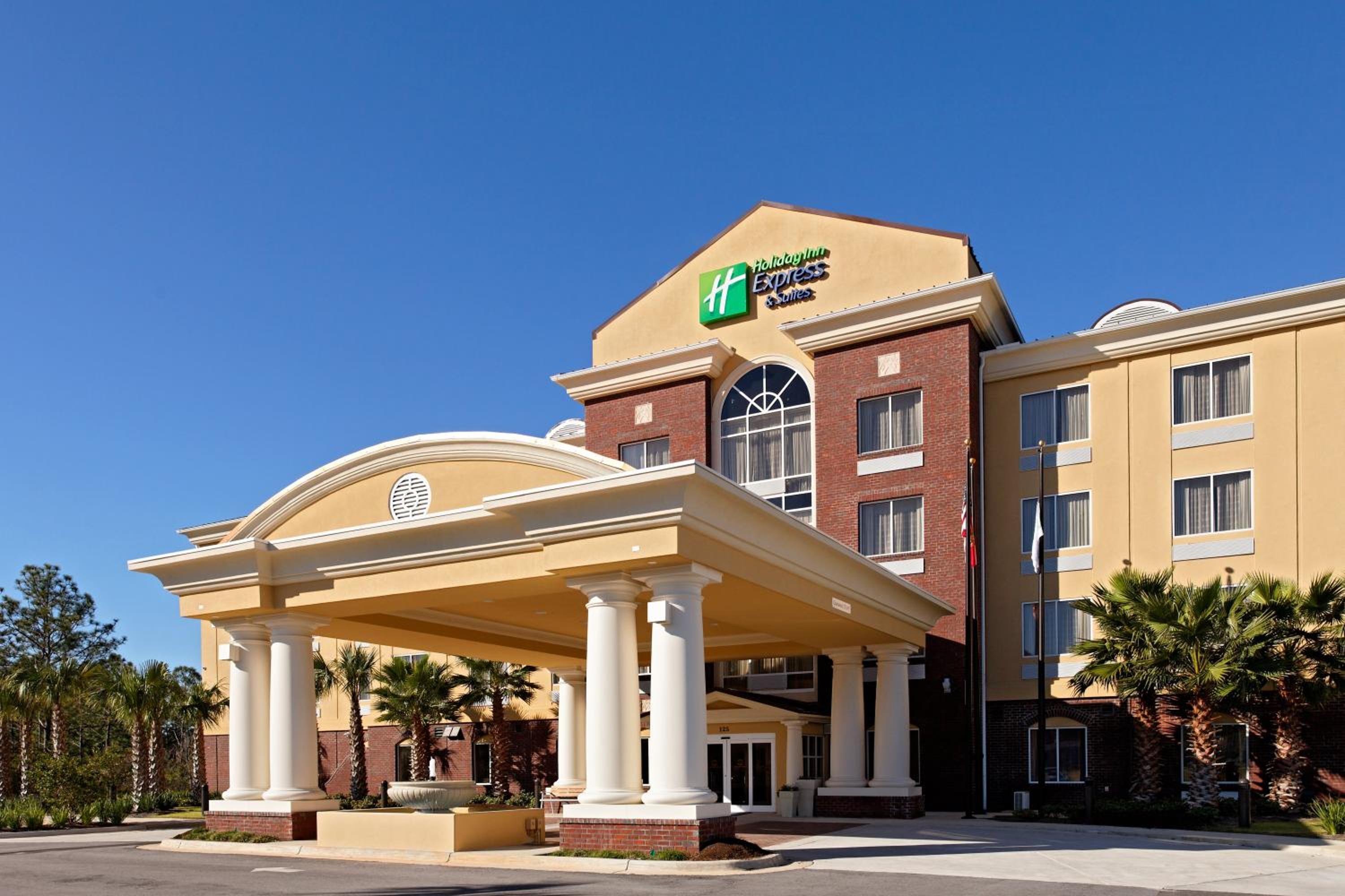 Hotel Holiday Inn Express Hotel & Suites Crestview South I-10, an IHG Hotel - Image 1