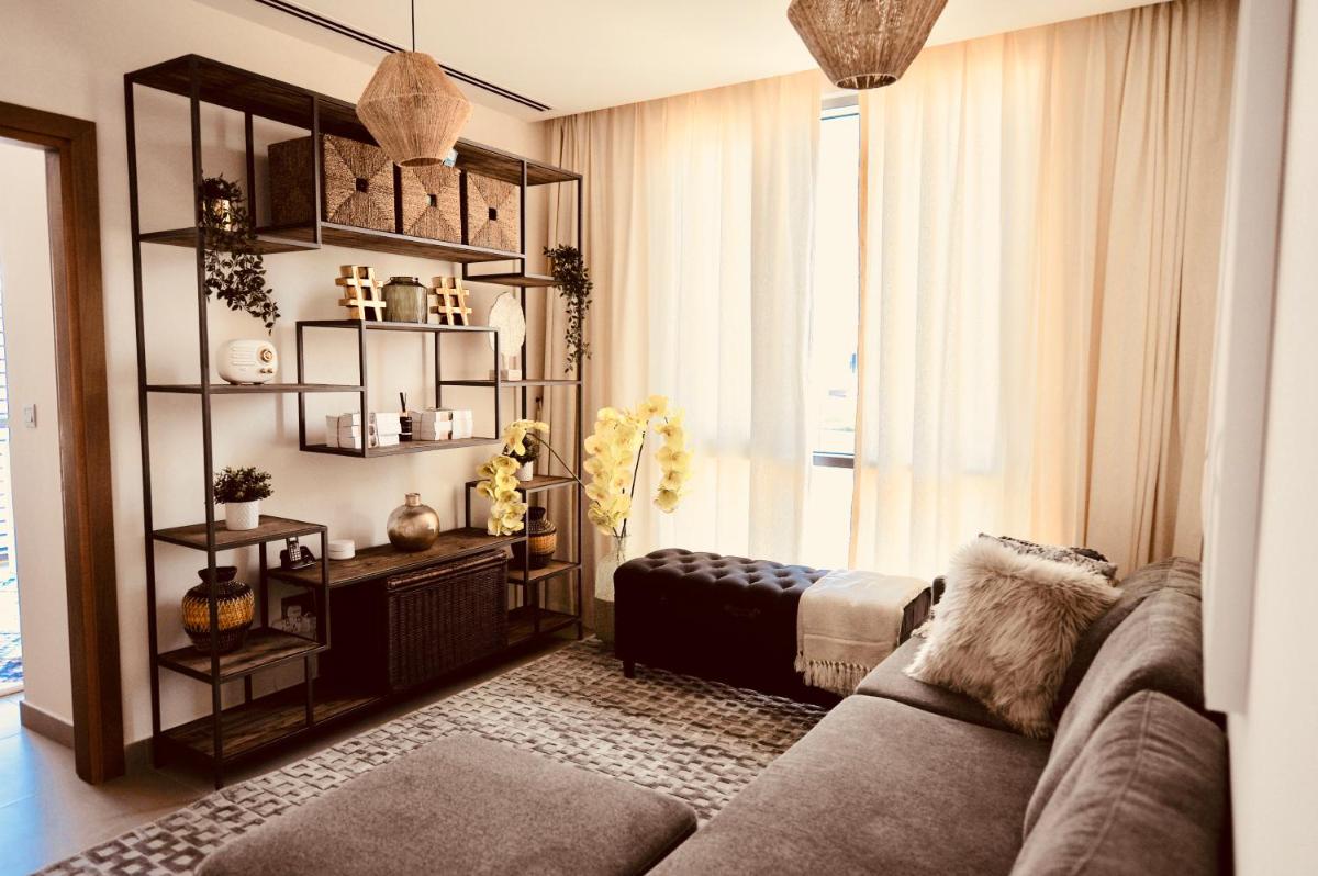 The Sunshine Villa