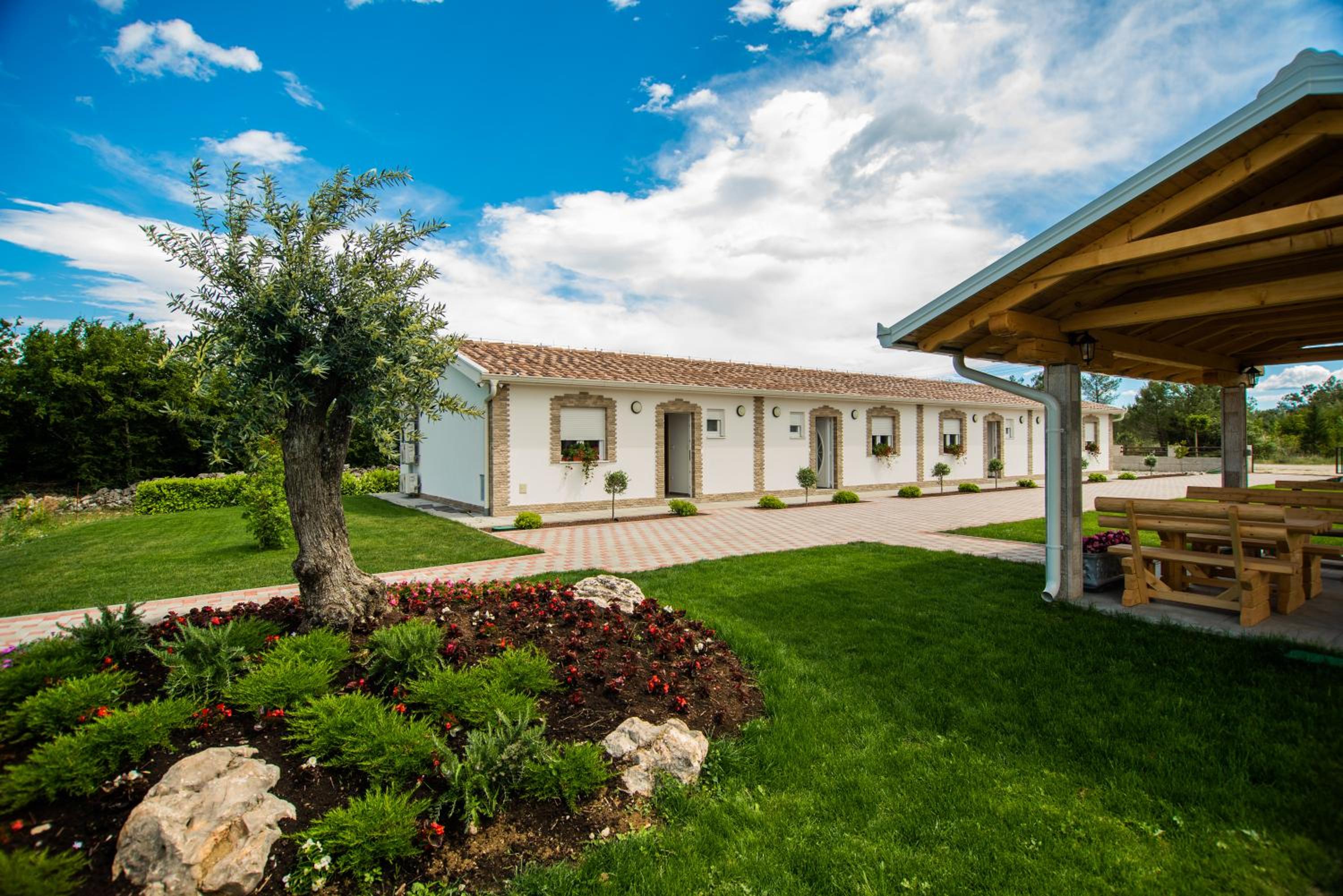 Apartments Slapovi