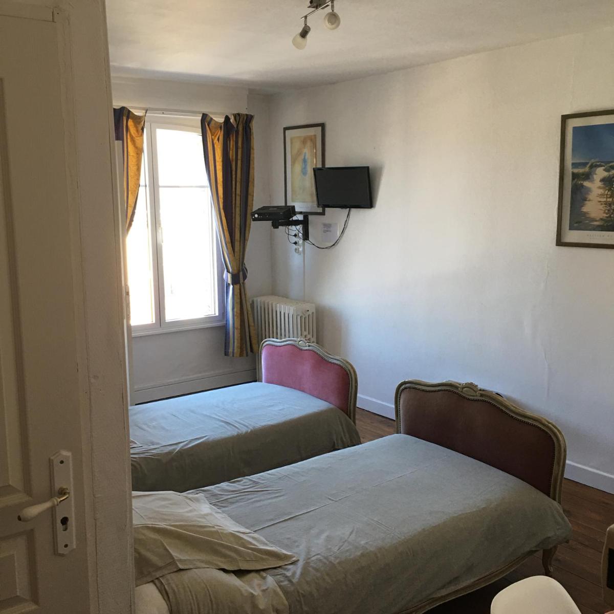 L'Art Doize en Cassel — hotel room