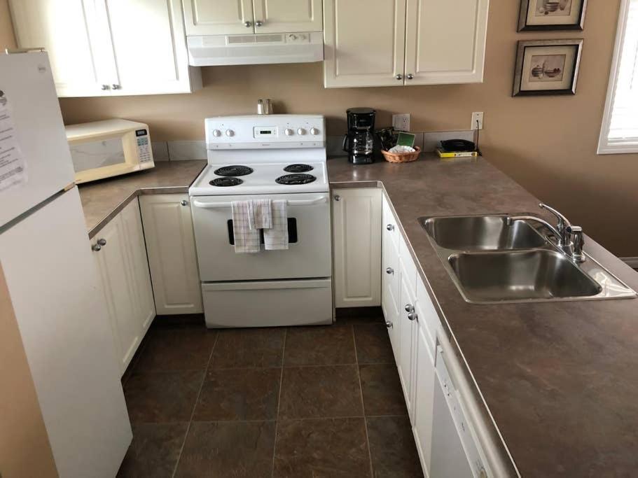 Lethbridge Vacations - Paradise Canyon Golf Resort - Luxury Condo U403 - Property Image 4