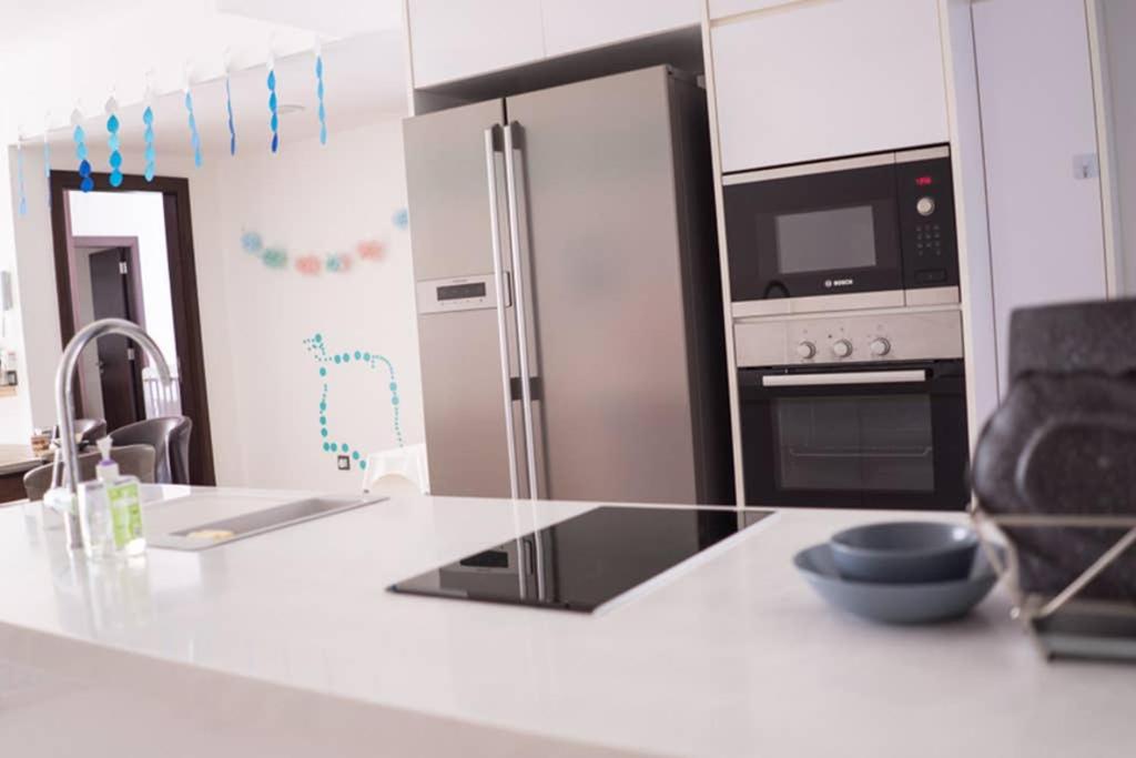 KL Top Location Kid's Theme White Collar Apartment
