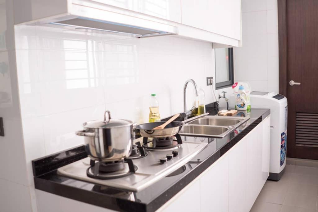 KL Top Location Kid's Theme White Collar Apartment