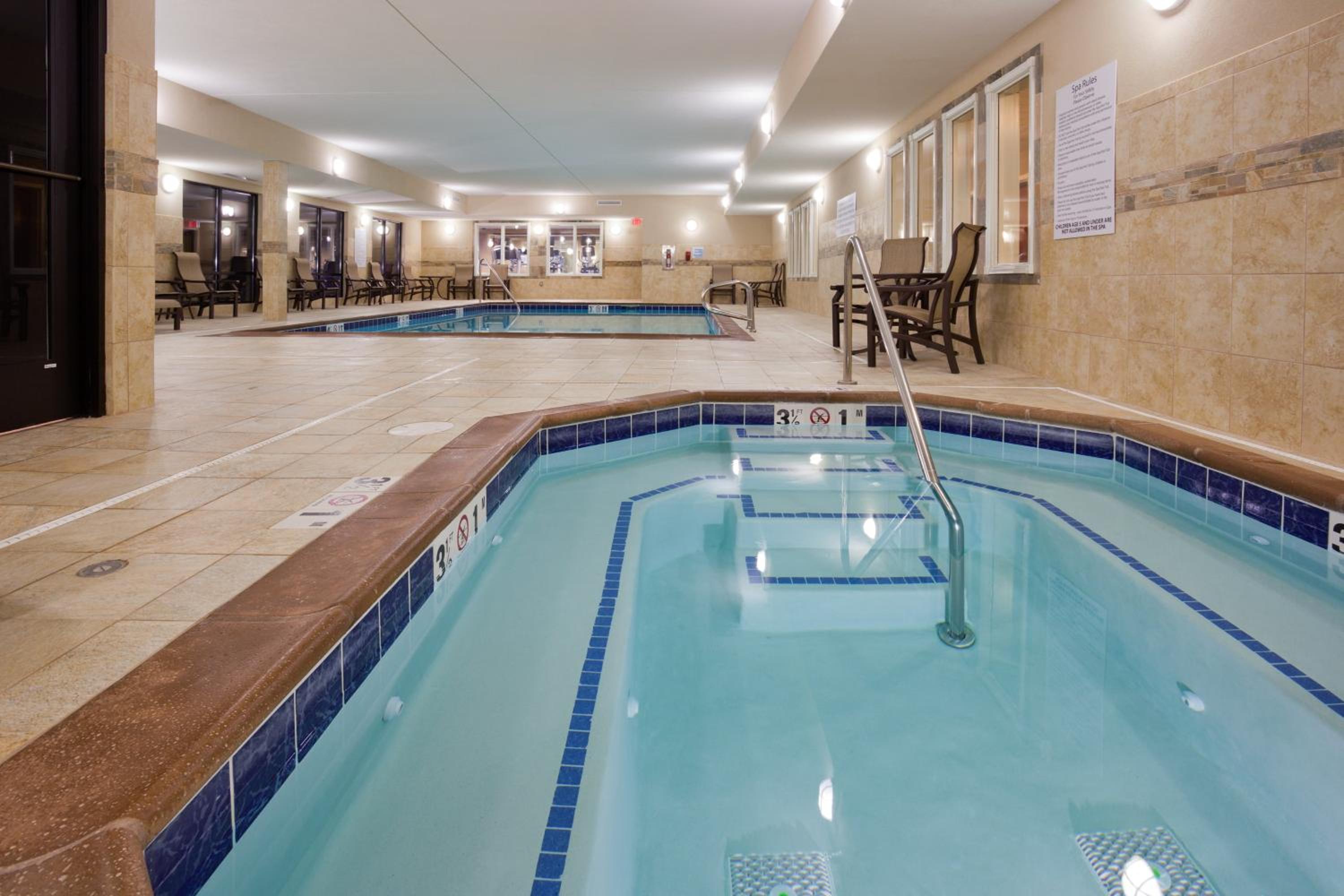Helena Vacations - Holiday Inn Express and Suites Helena, an IHG Hotel - Property Image 3