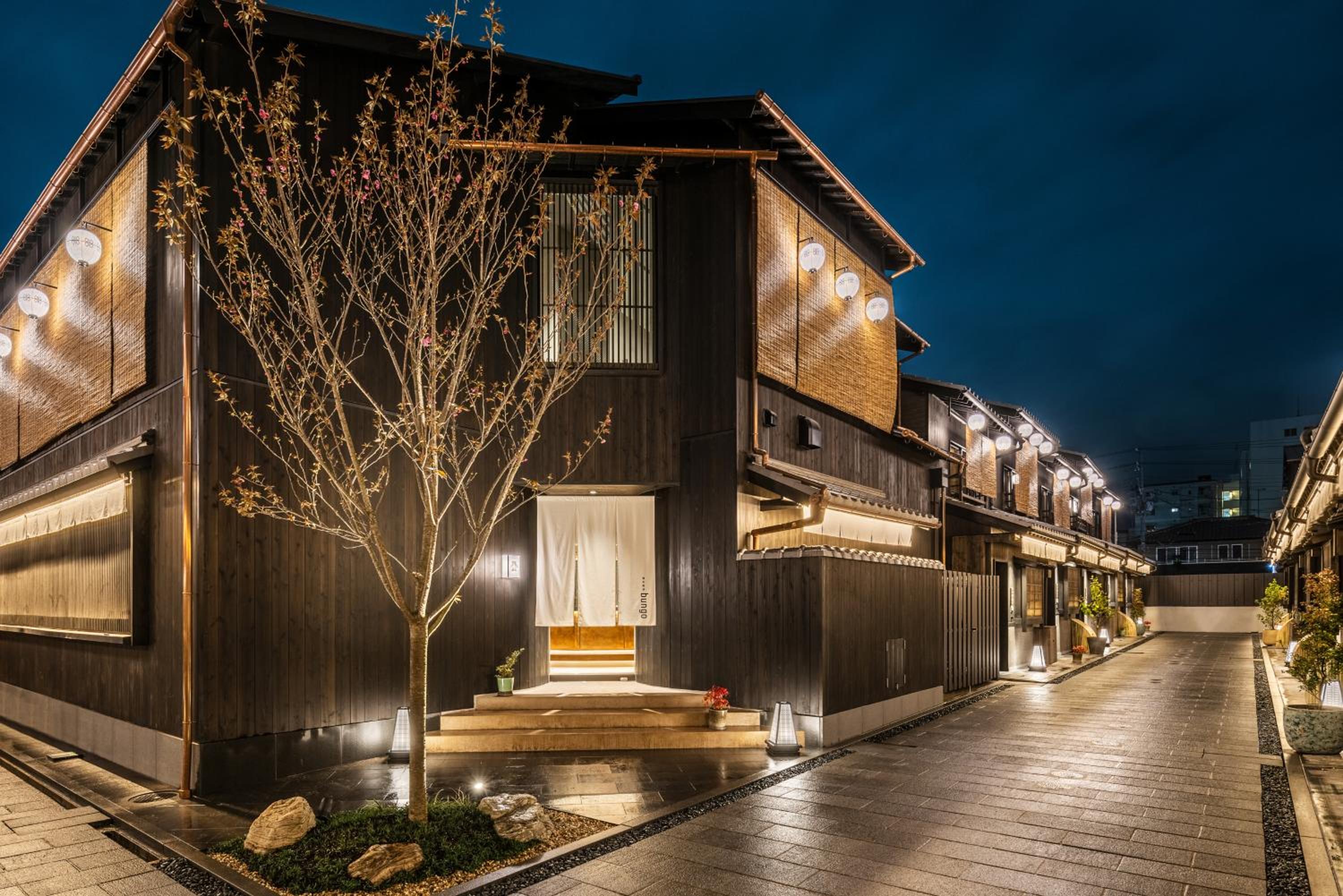 Nazuna Kyoto Tsubaki St. 14