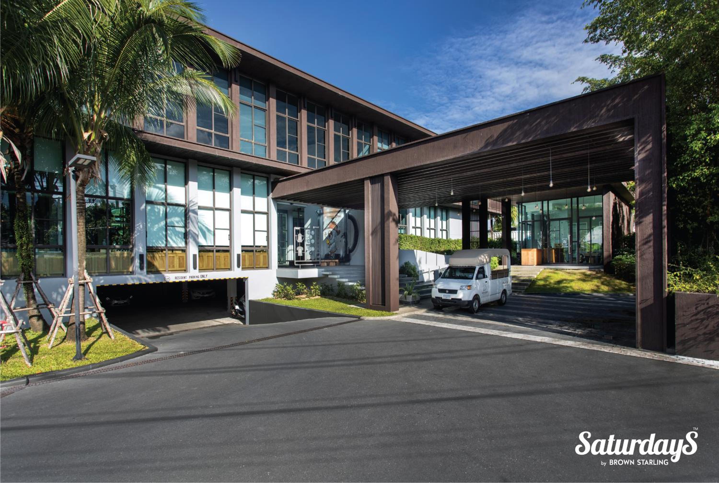 Hotel OneBedroom with Balcony at Saturdays Residence - Image 1
