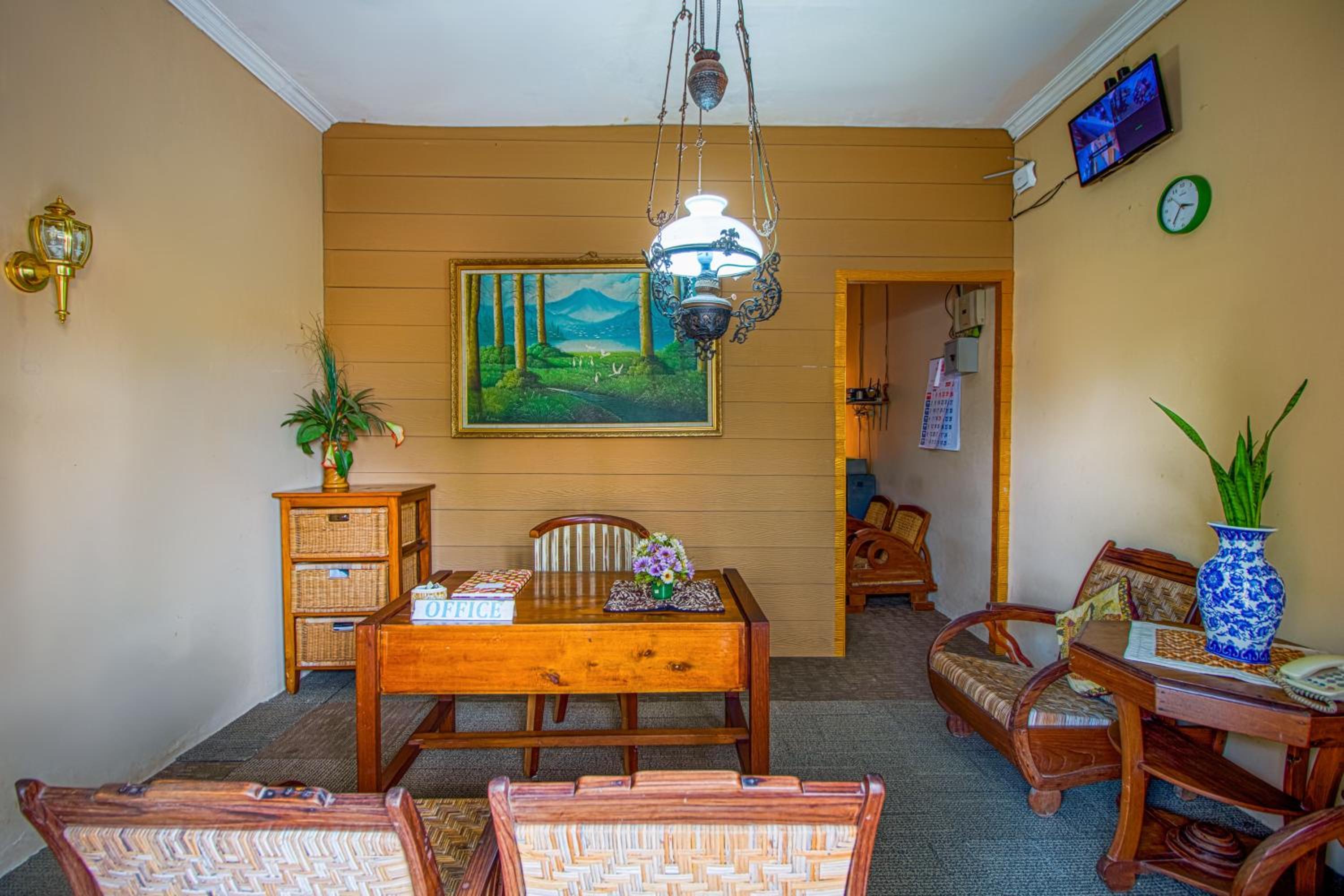 Koolkost Syariah near Plaza Ambarukmo - Minimum Stay 30 Nights