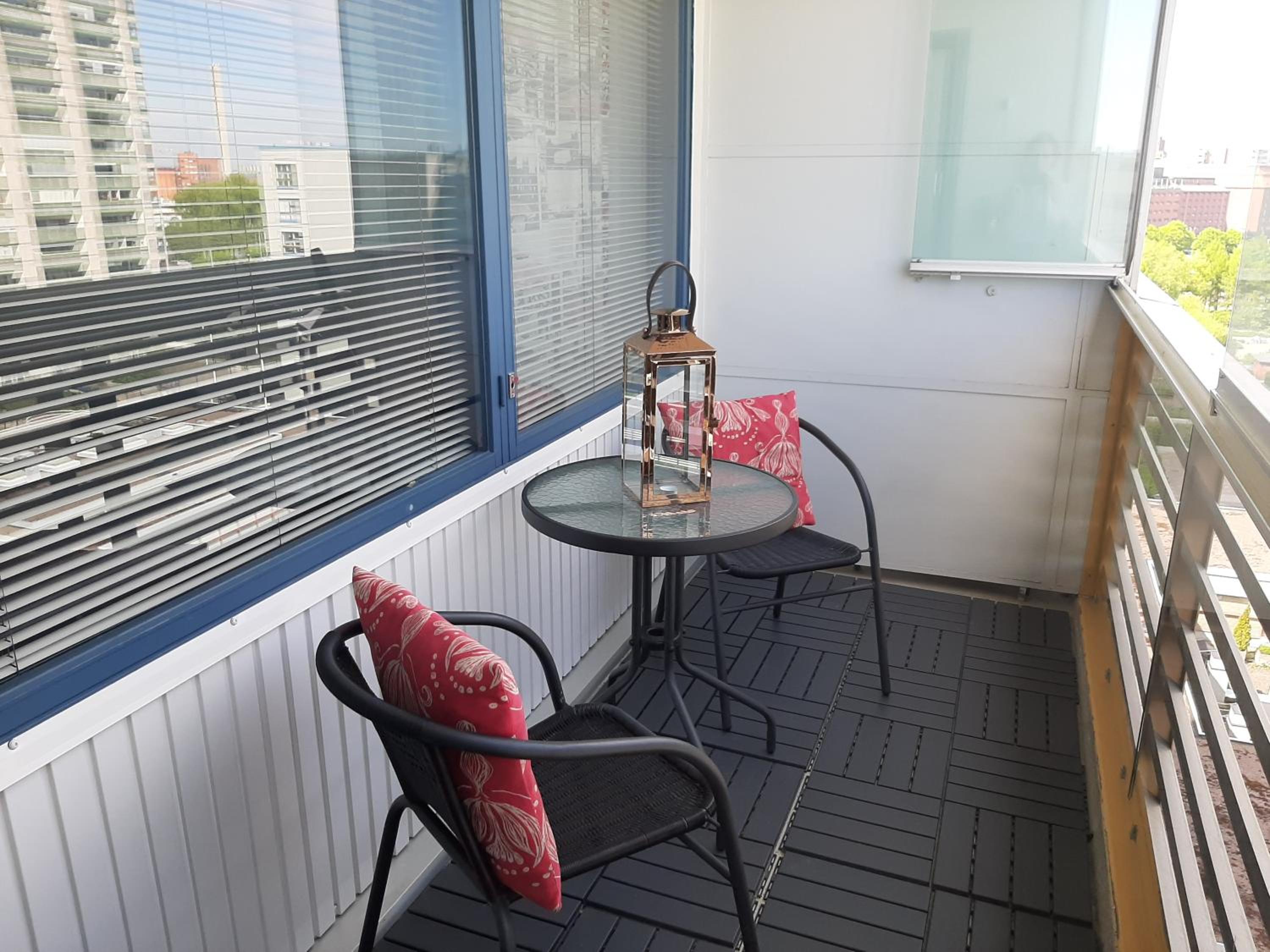 Seaside Downtown Apartment with private parking