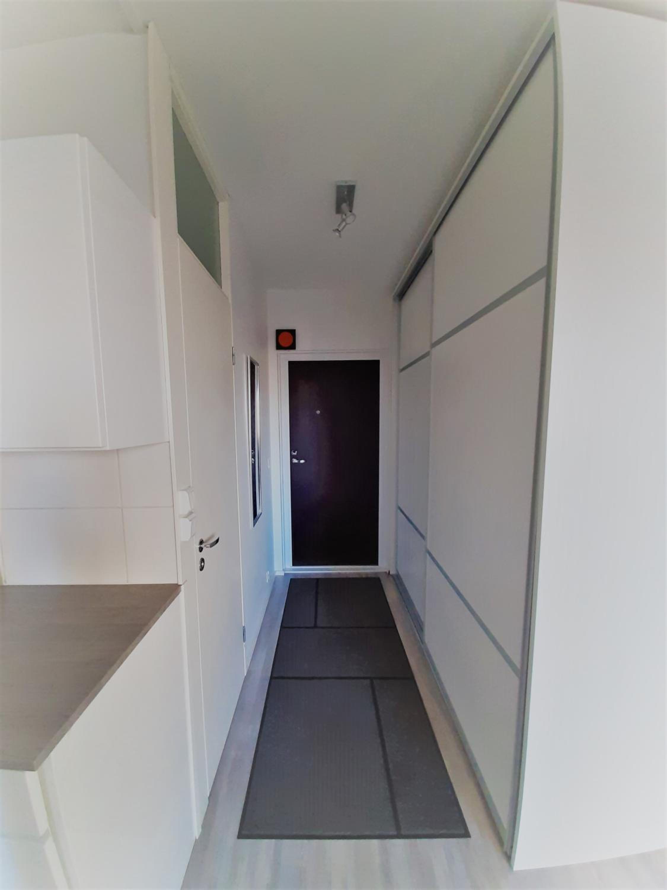 Seaside Downtown Apartment with private parking