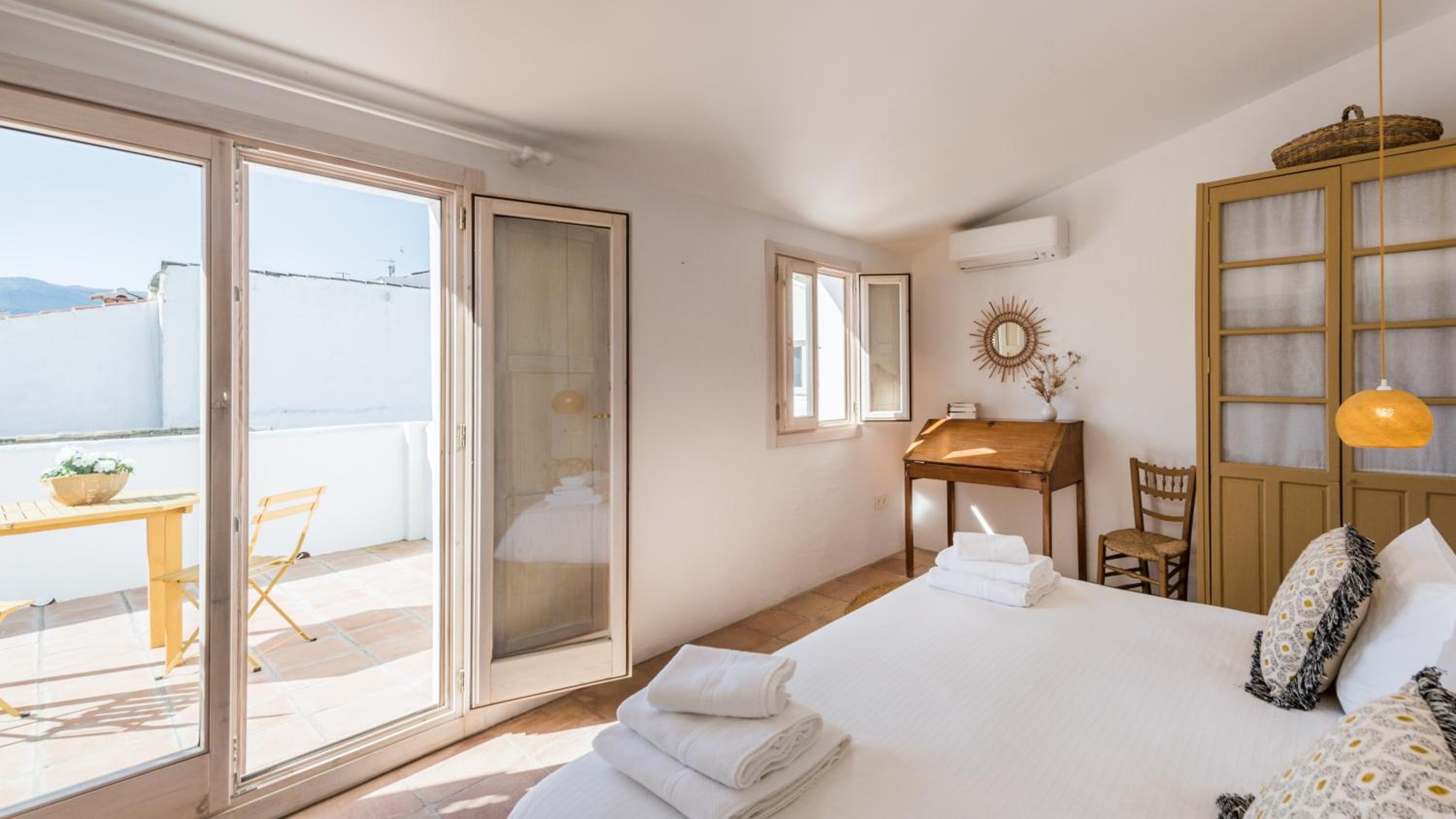 Romantic Ronda garden cottage view 5