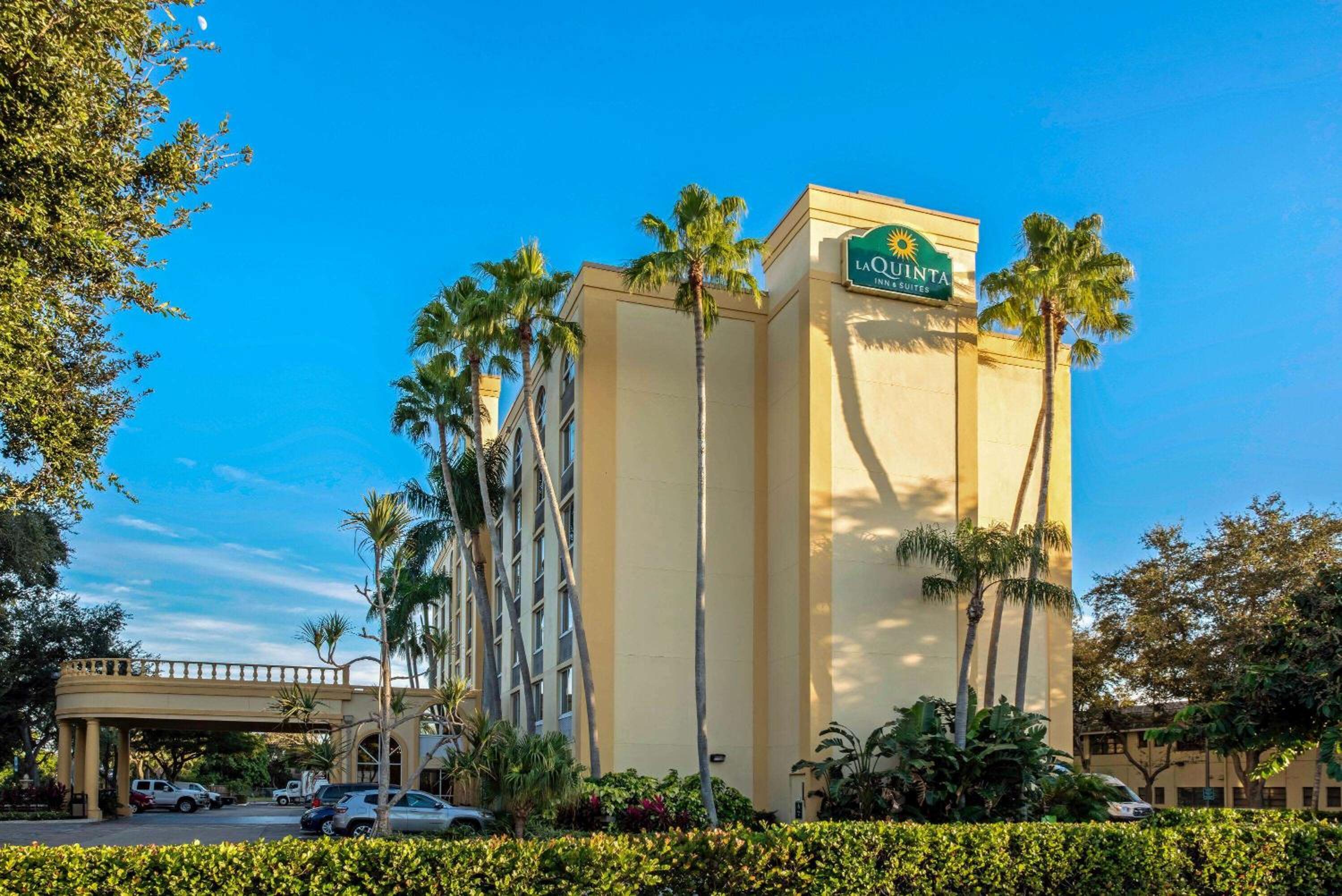 Hotel La Quinta by Wyndham West Palm Beach Airport - Image 1
